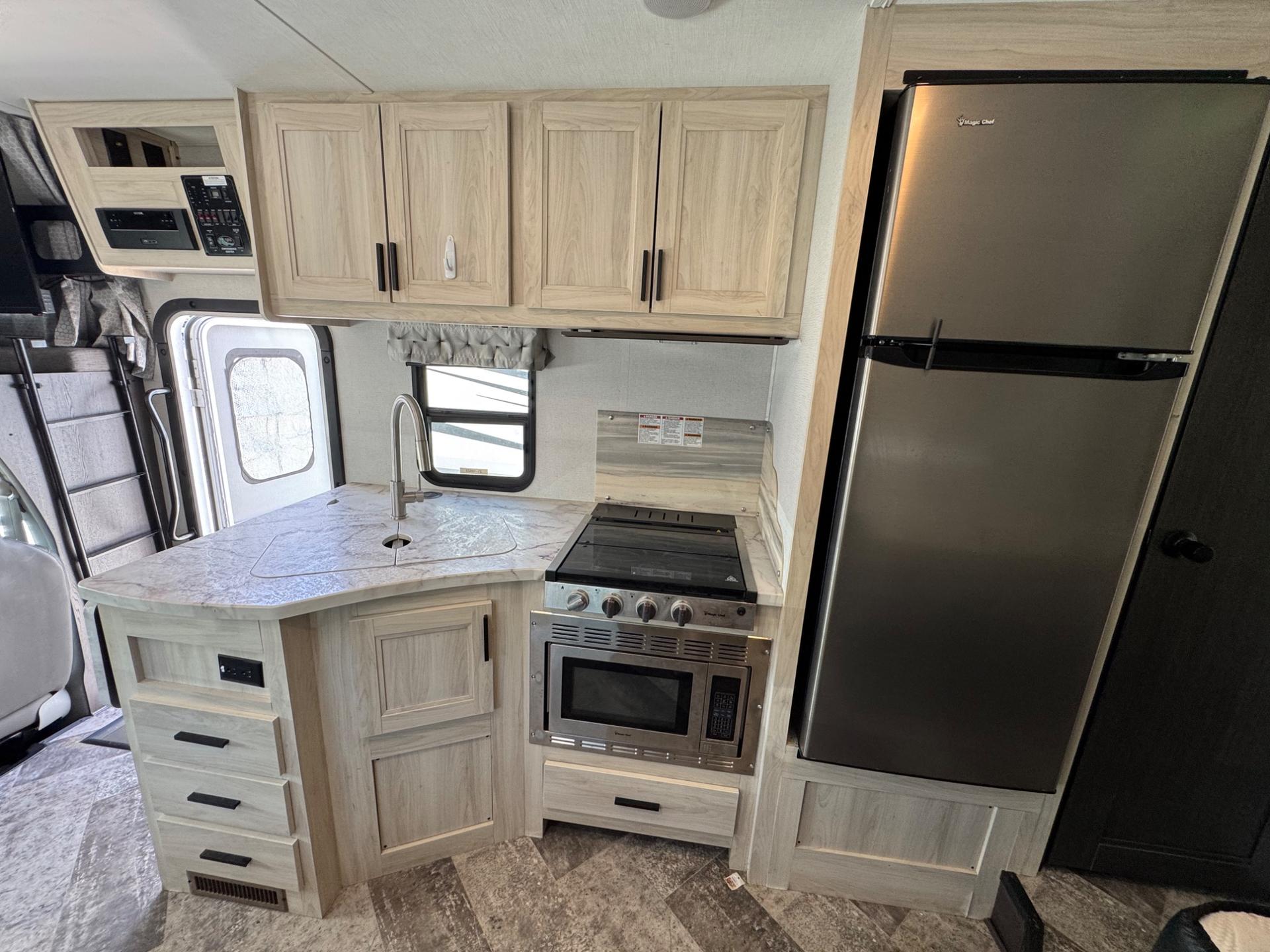 2021 Forest River 2021 Forest River Sunseeker - thumbnail 9