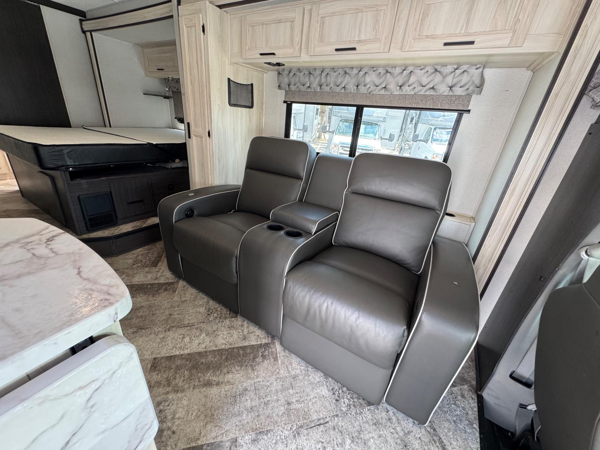 2021 Forest River 2021 Forest River Sunseeker - thumbnail 14