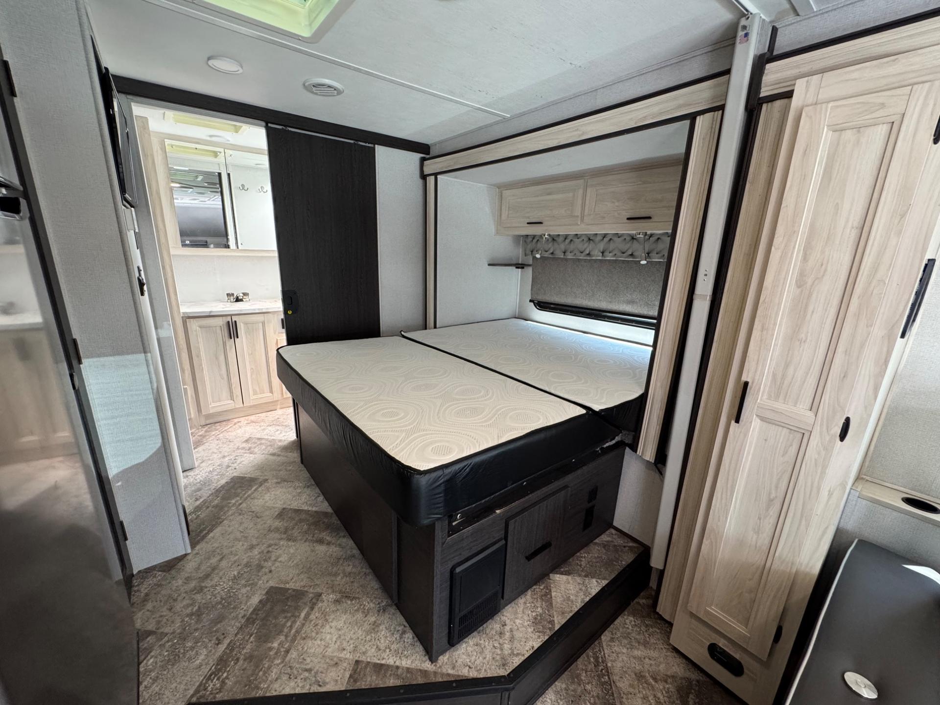 2021 Forest River 2021 Forest River Sunseeker - thumbnail 15