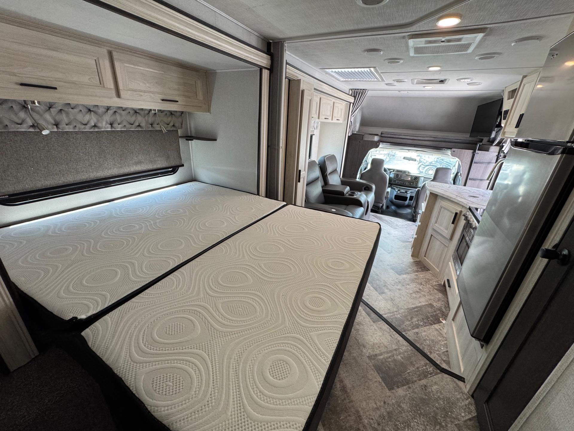 2021 Forest River 2021 Forest River Sunseeker - thumbnail 17