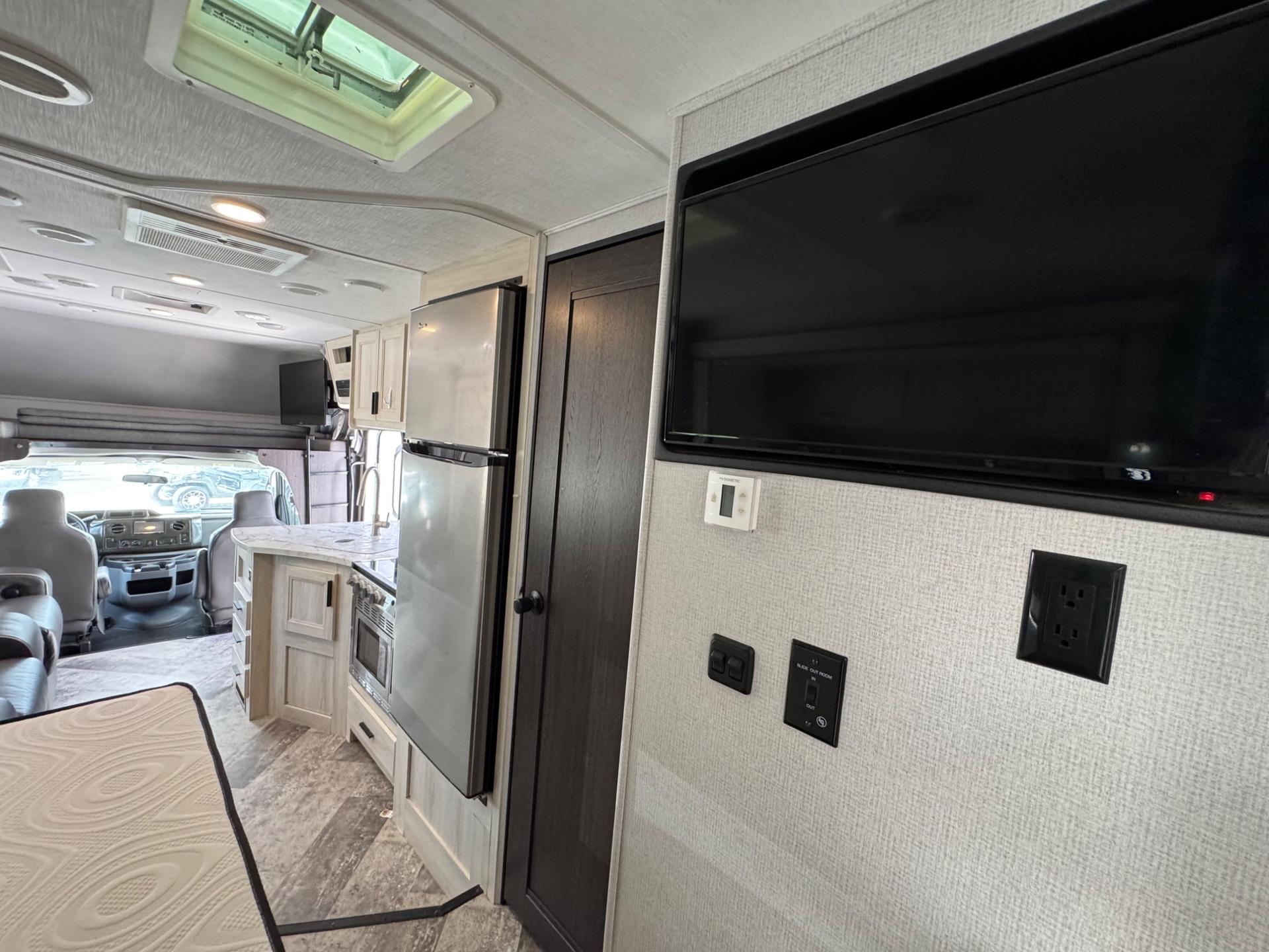 2021 Forest River 2021 Forest River Sunseeker - thumbnail 18