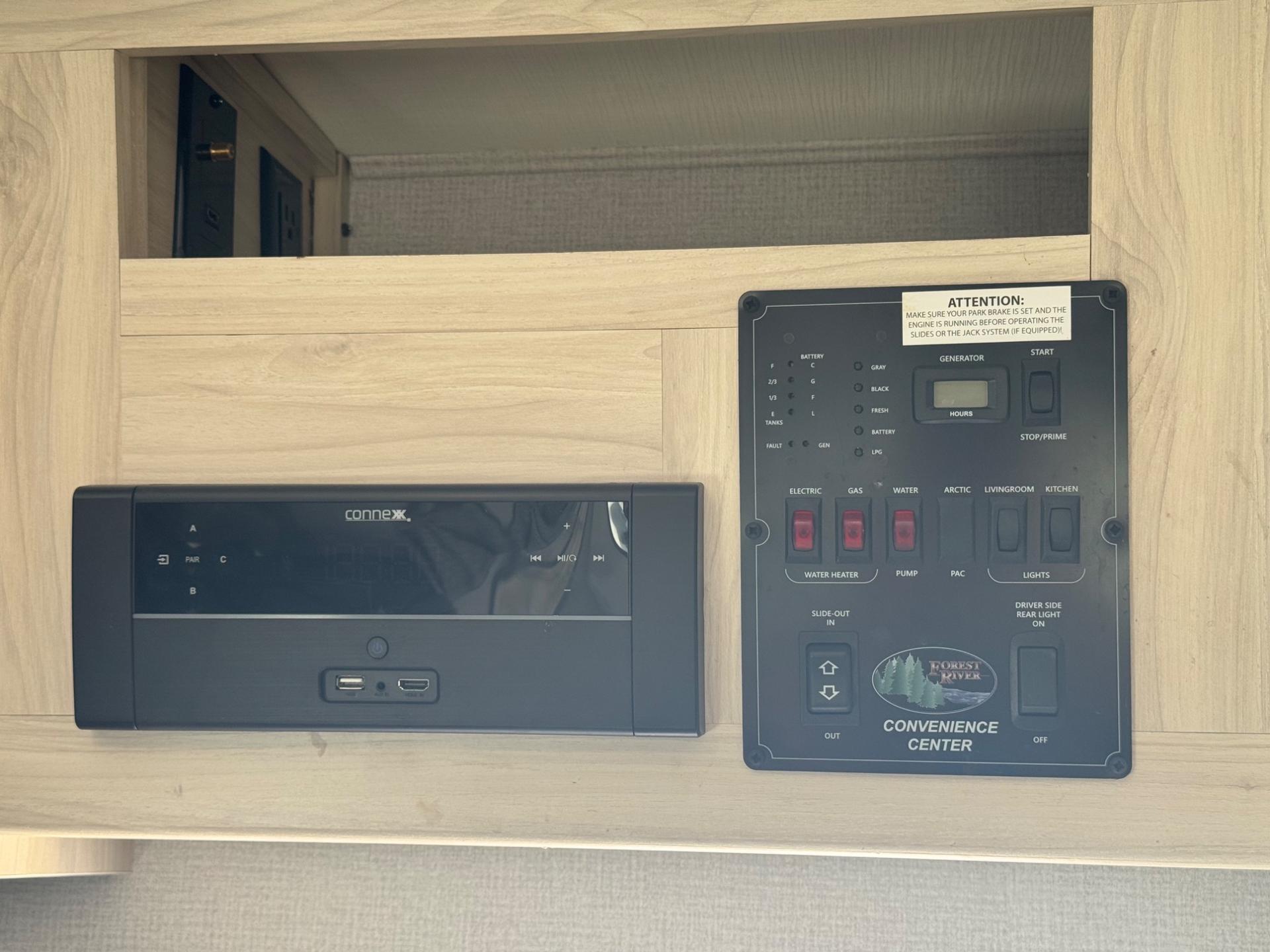 2021 Forest River 2021 Forest River Sunseeker - thumbnail 26