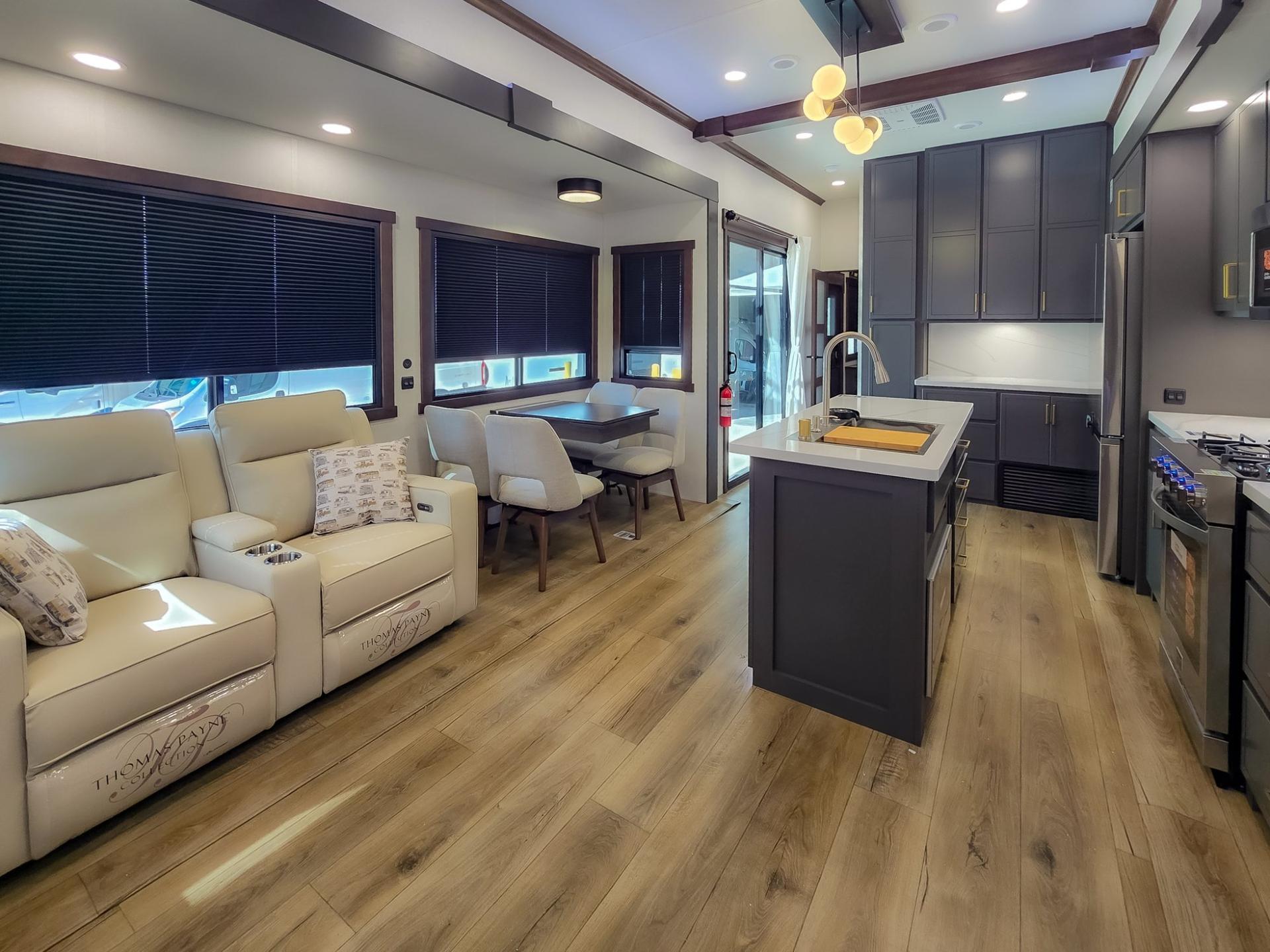 2027 Forest River 2027 Forest River Cedar Creek Cottage - thumbnail 14