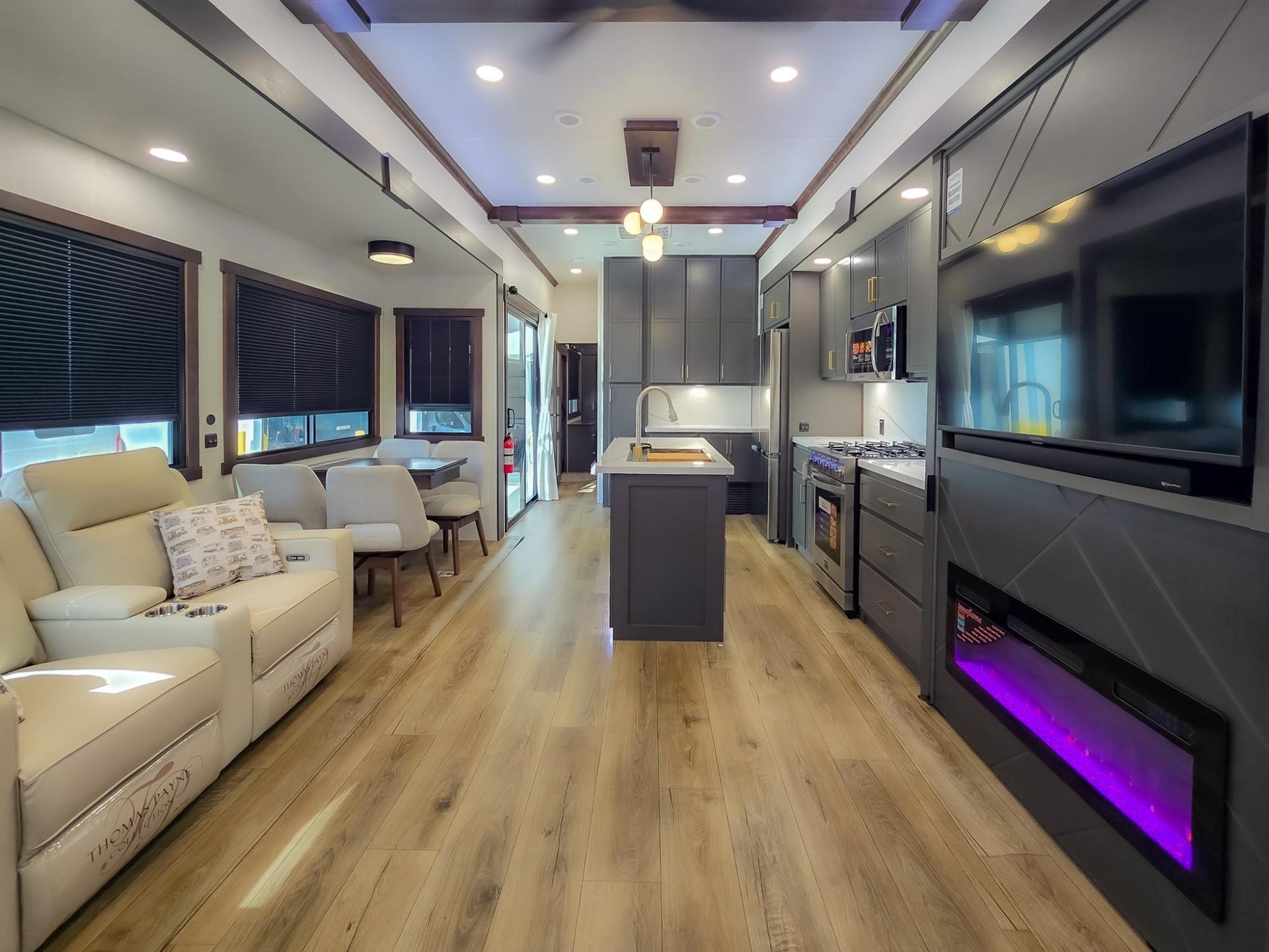 2027 Forest River 2027 Forest River Cedar Creek Cottage - thumbnail 25