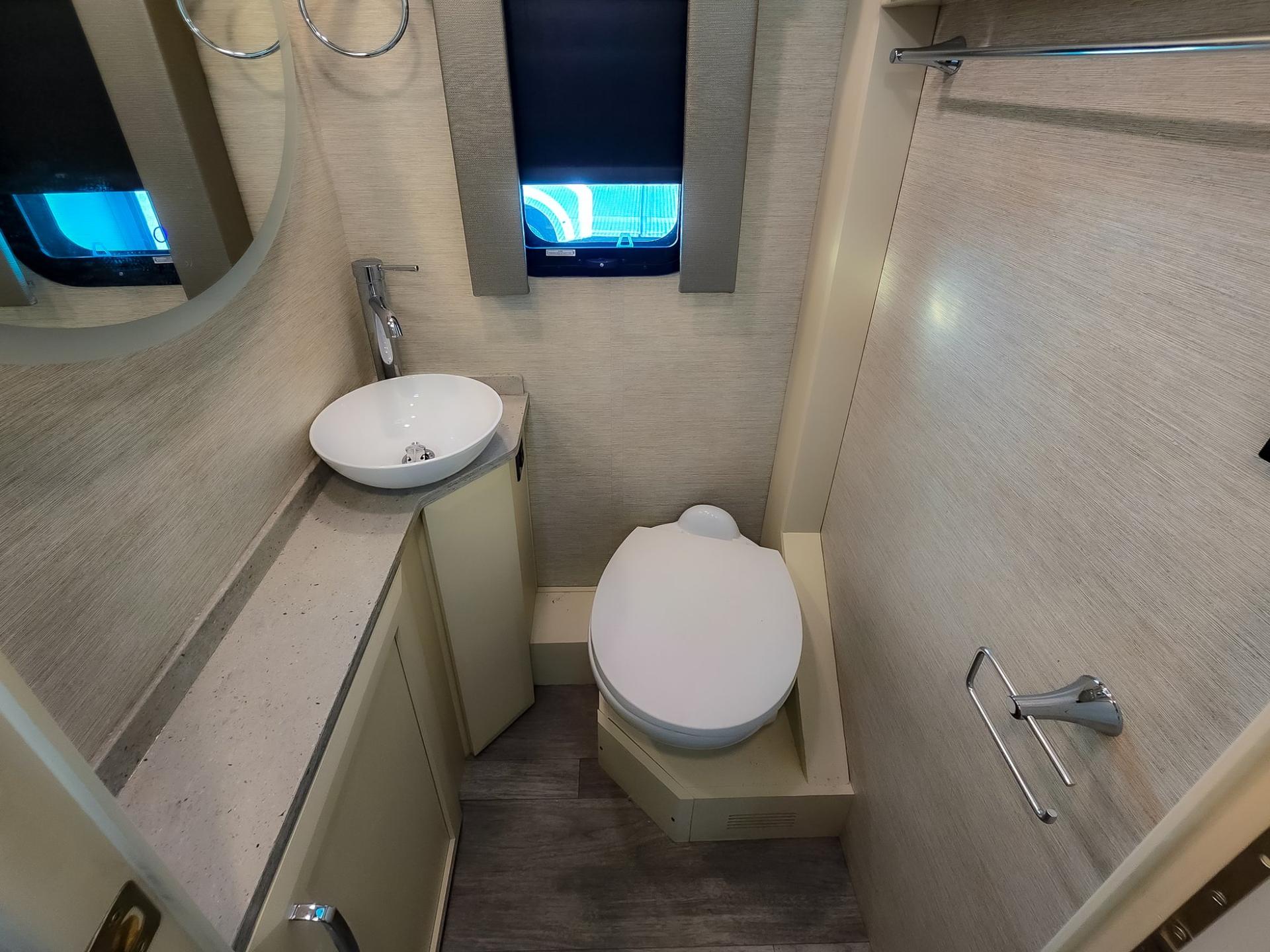 2023 TIFFIN MOTORHOMES 2023 TIFFIN MOTORHOMES WAYFARER - thumbnail 24