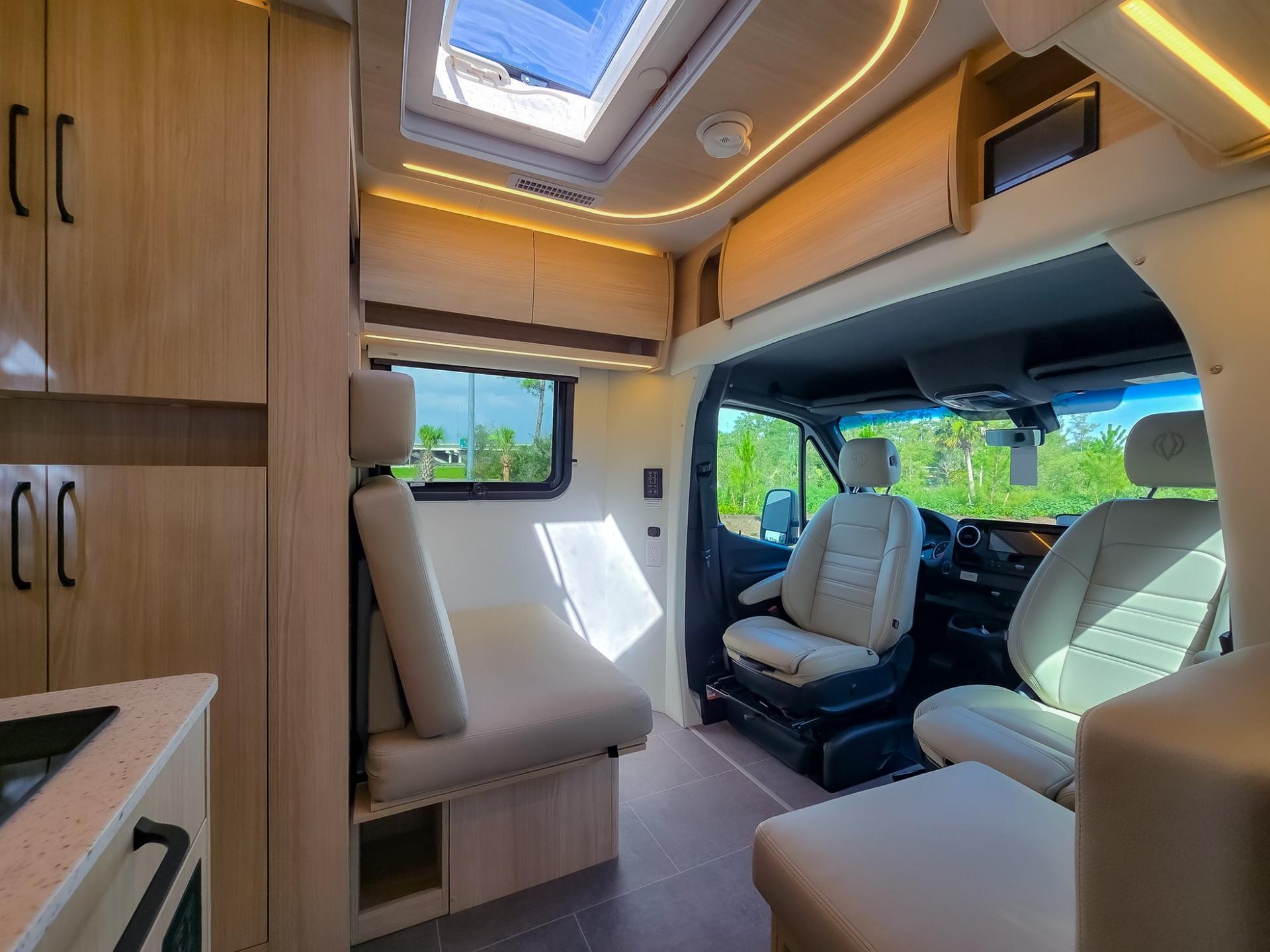 2026 Leisure Travel Vans 2026 Leisure Travel Vans Unity - thumbnail 23