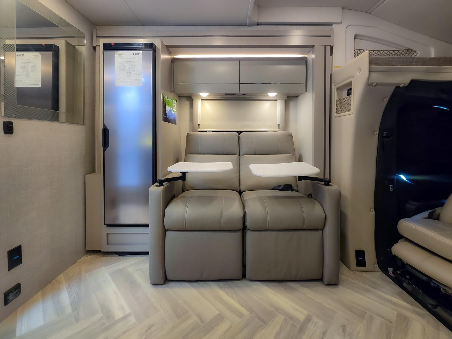2025 Thor Motor Coach 2025 Thor Motor Coach Tiburon - thumbnail 17