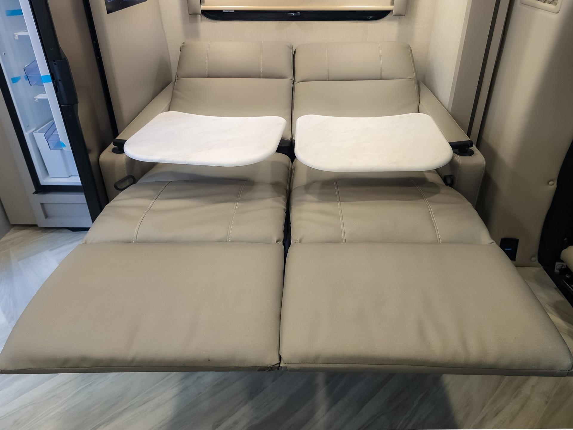 2025 Thor Motor Coach 2025 Thor Motor Coach Tiburon - thumbnail 18