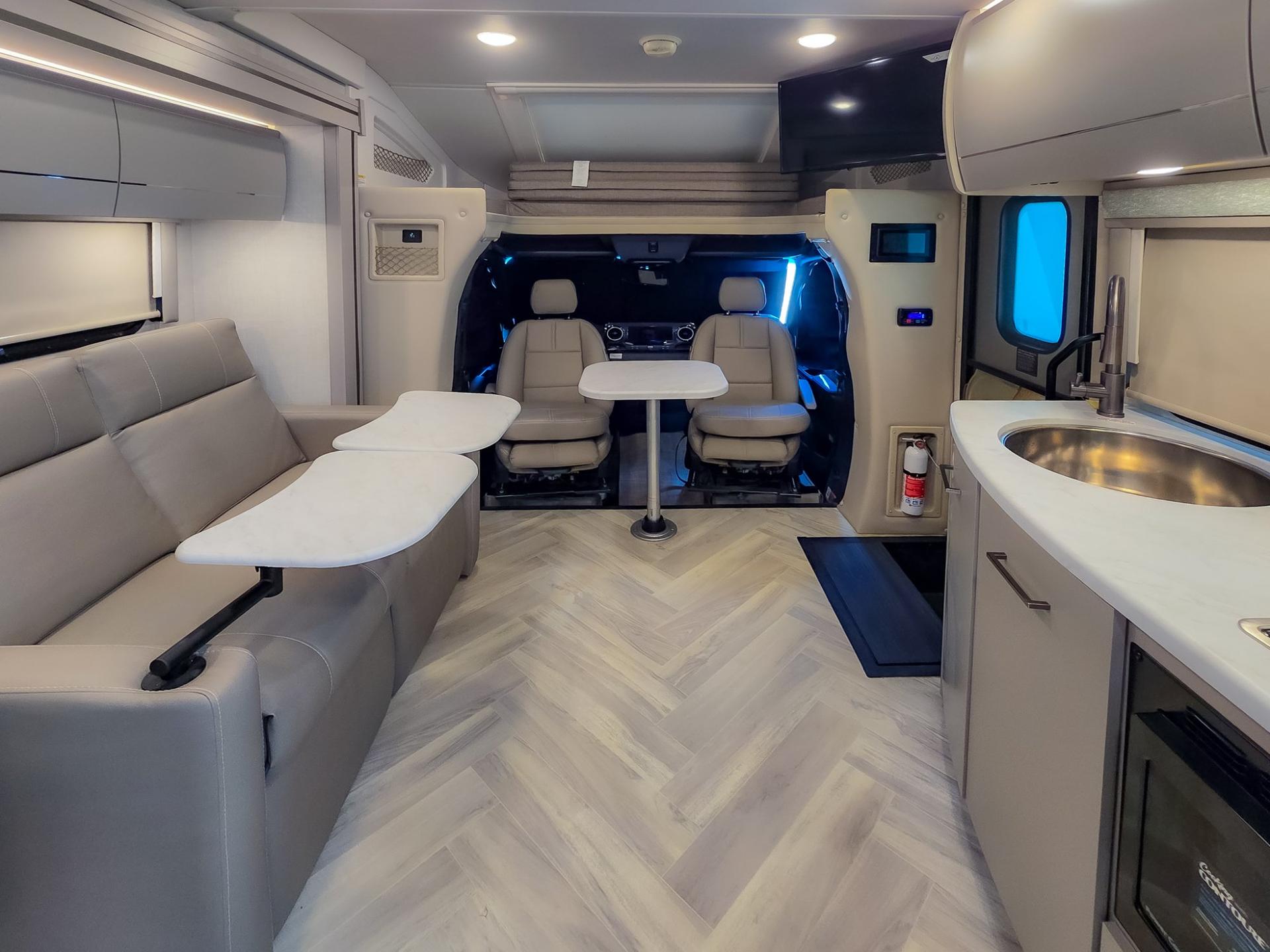 2025 Thor Motor Coach 2025 Thor Motor Coach Tiburon - thumbnail 43