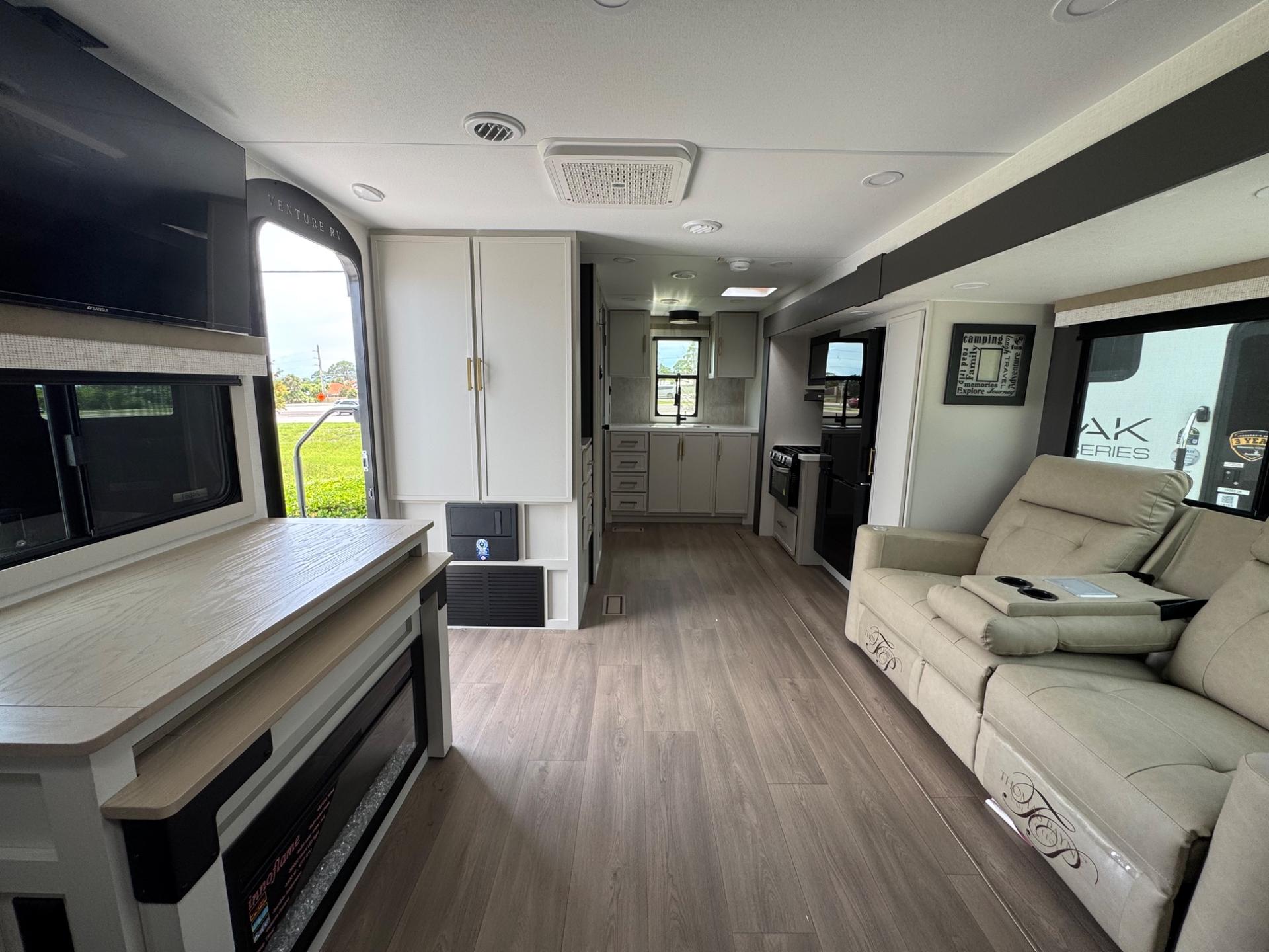 2027 Venture RV 2027 Venture RV Stratus - thumbnail 5