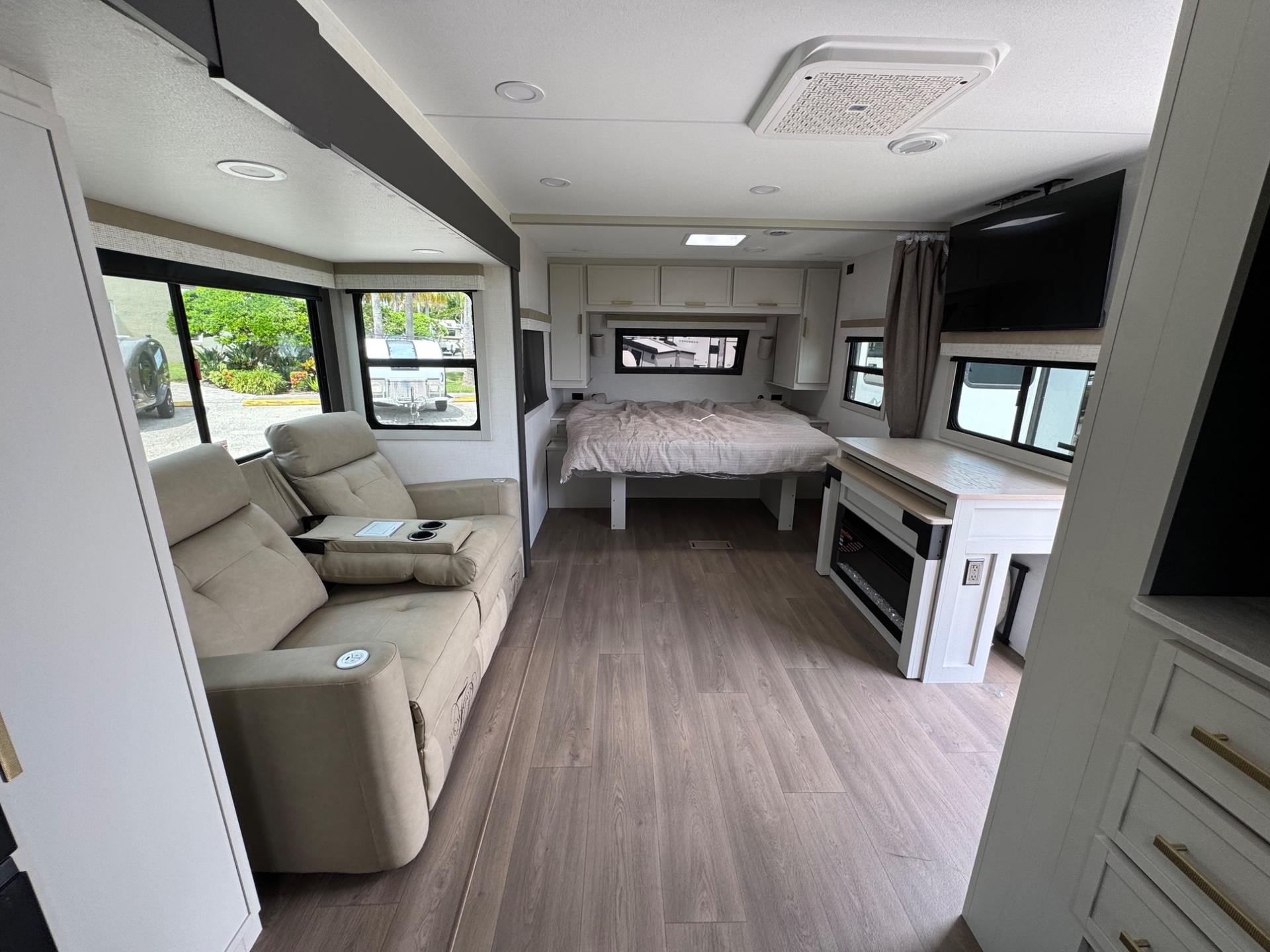 2027 Venture RV 2027 Venture RV Stratus - thumbnail 6