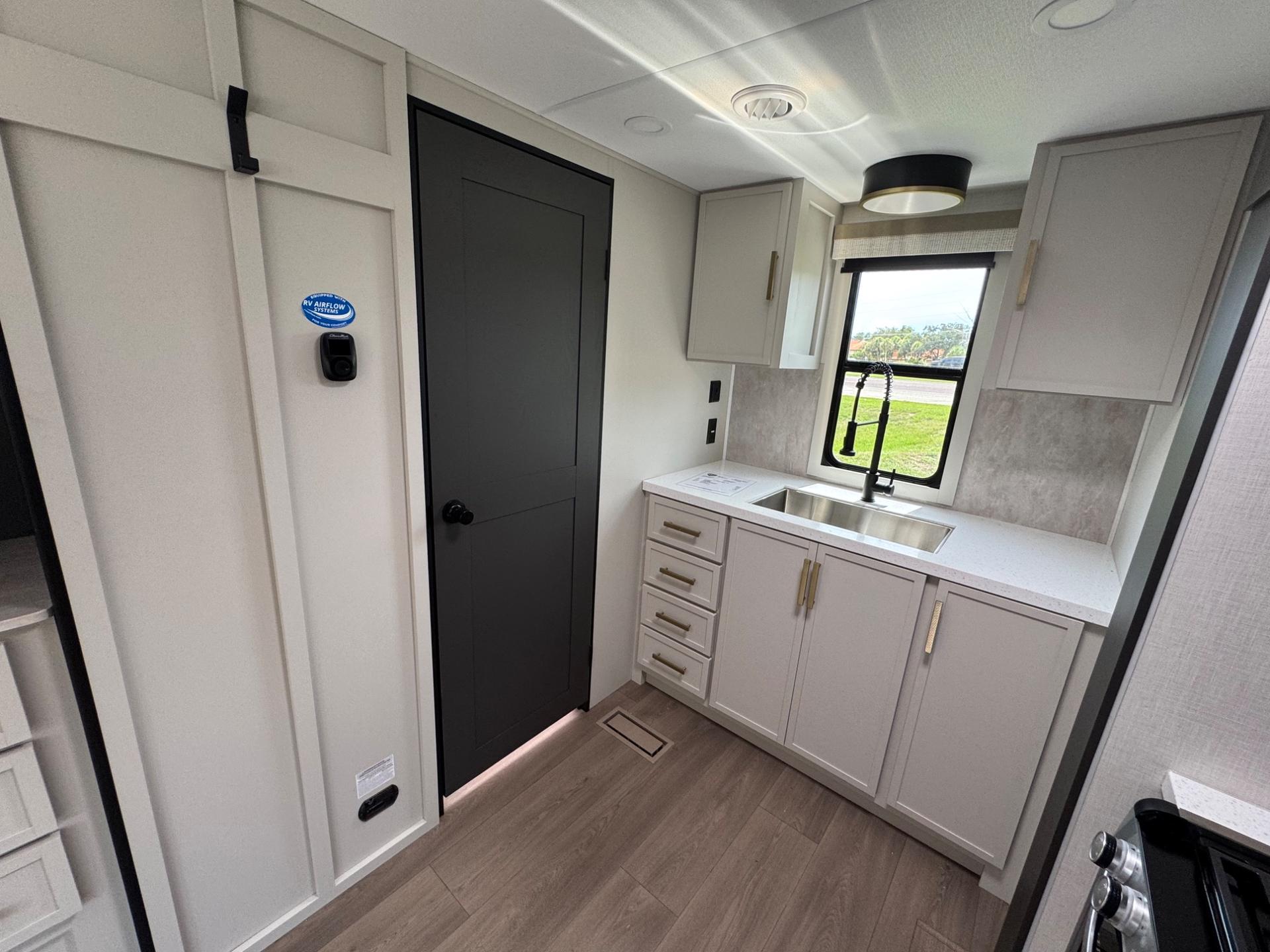 2027 Venture RV 2027 Venture RV Stratus - thumbnail 11