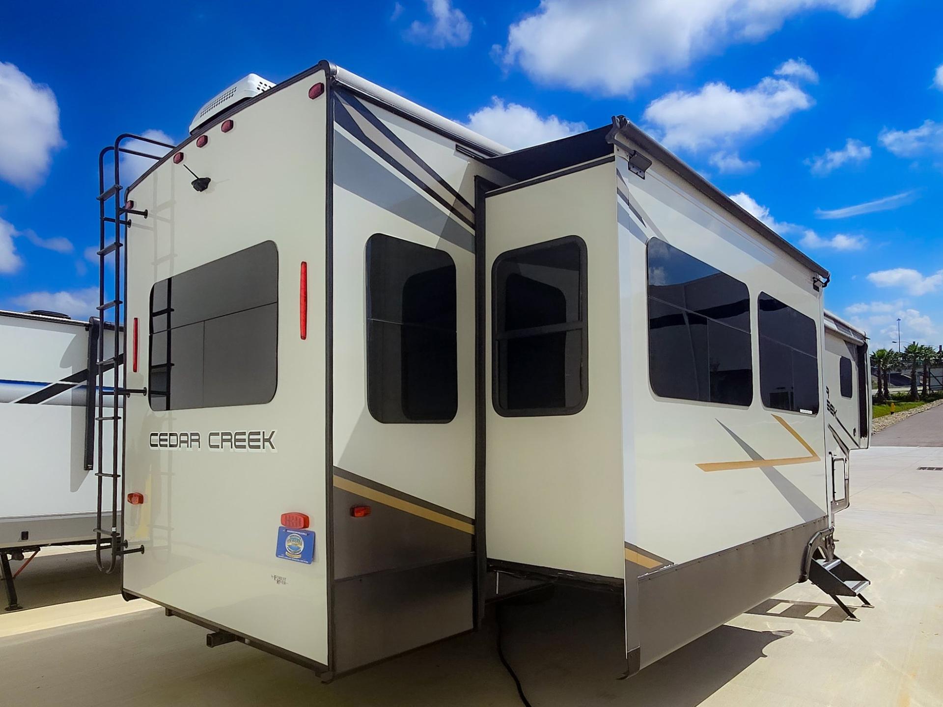 2022 Forest River 2022 Forest River Cedar Creek - thumbnail 4