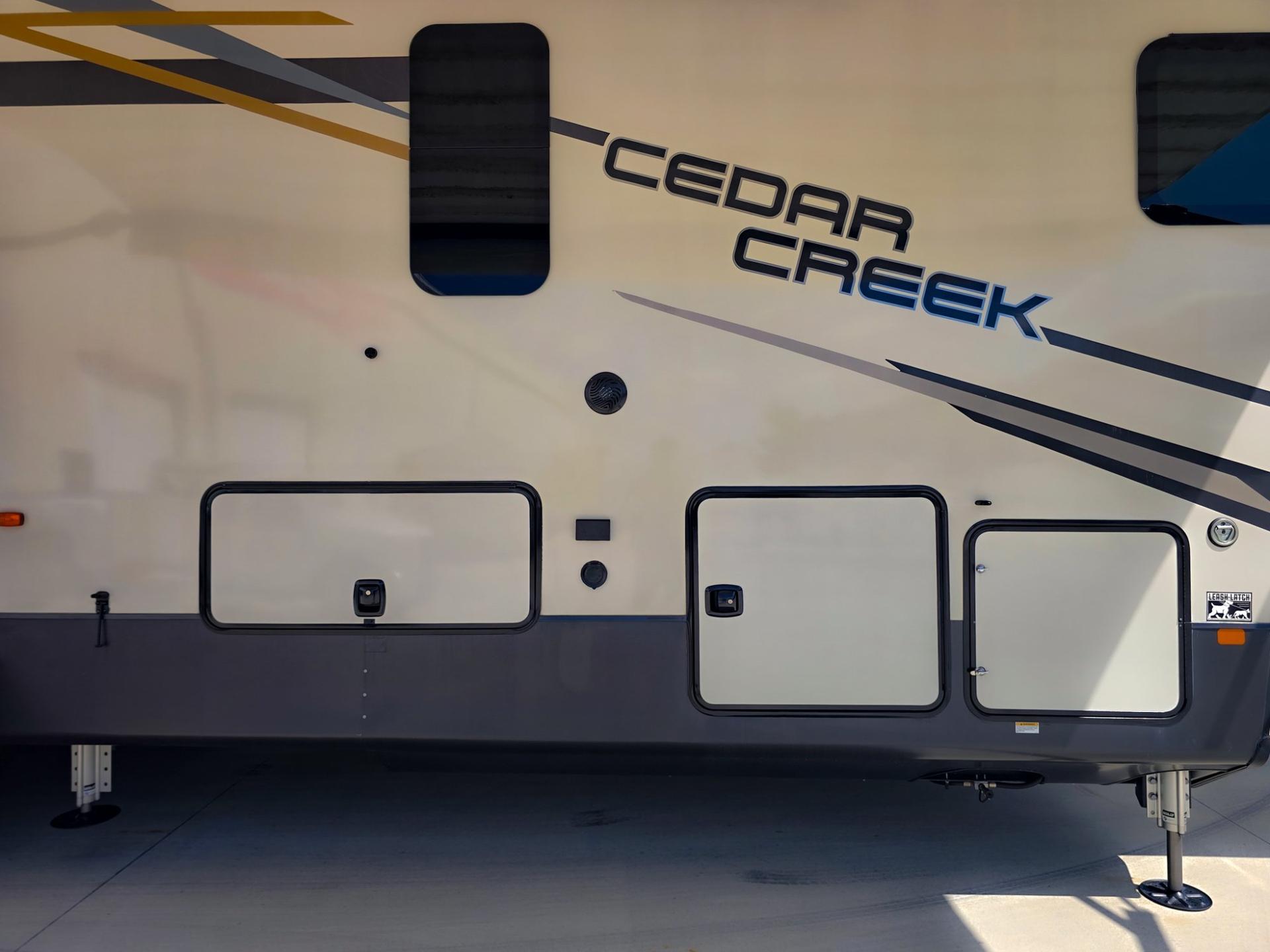 2022 Forest River 2022 Forest River Cedar Creek - thumbnail 67