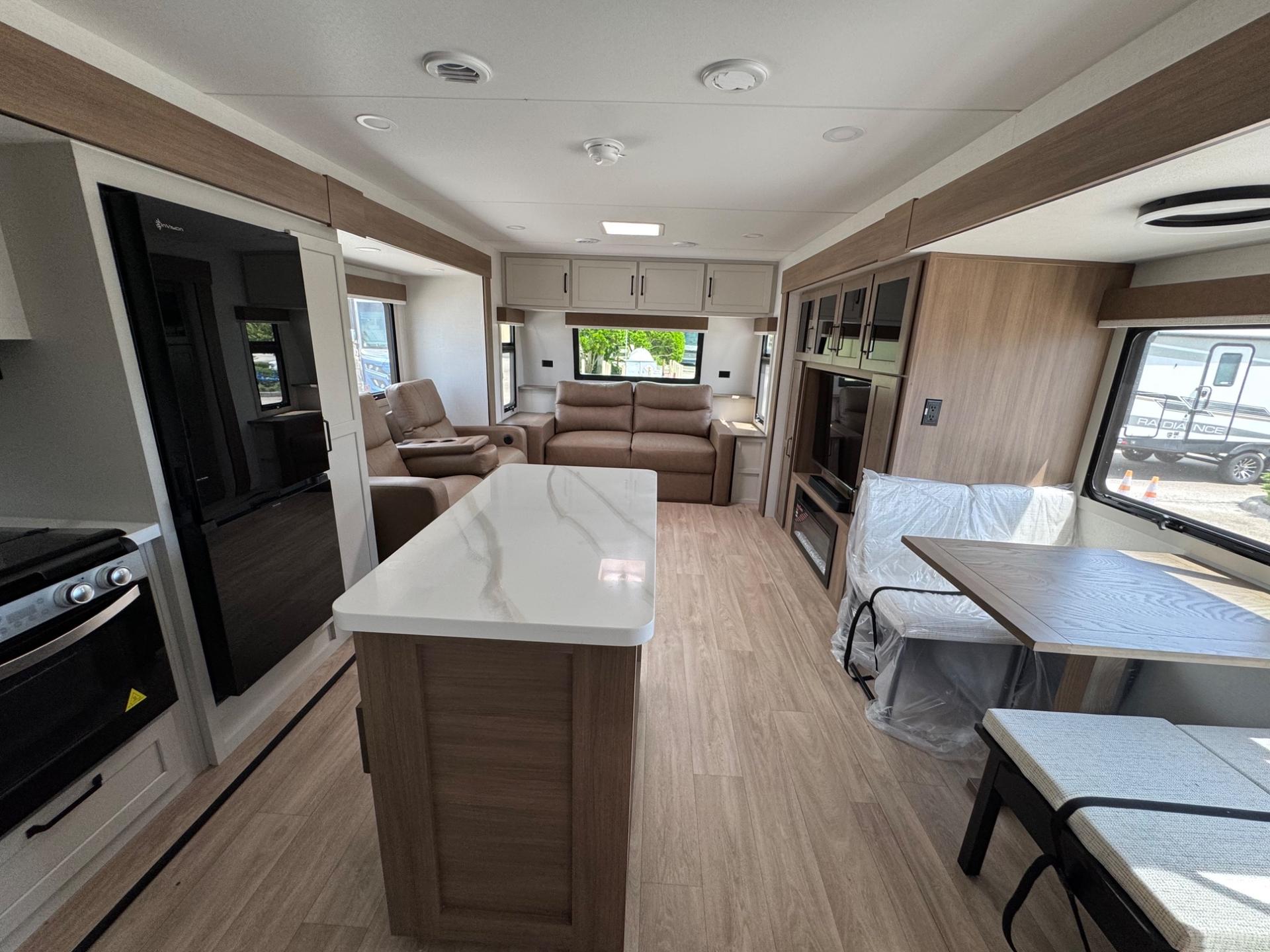 2027 Venture RV 2027 Venture RV SportTrek Touring Edition - thumbnail 7