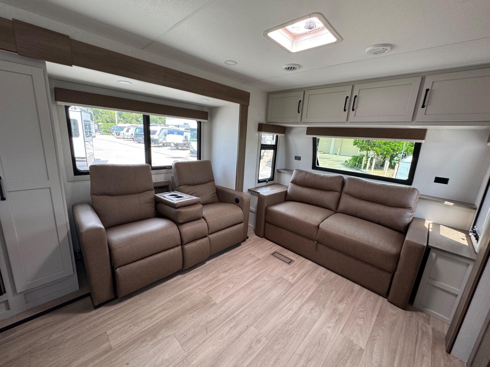 2027 Venture RV 2027 Venture RV SportTrek Touring Edition - thumbnail 14