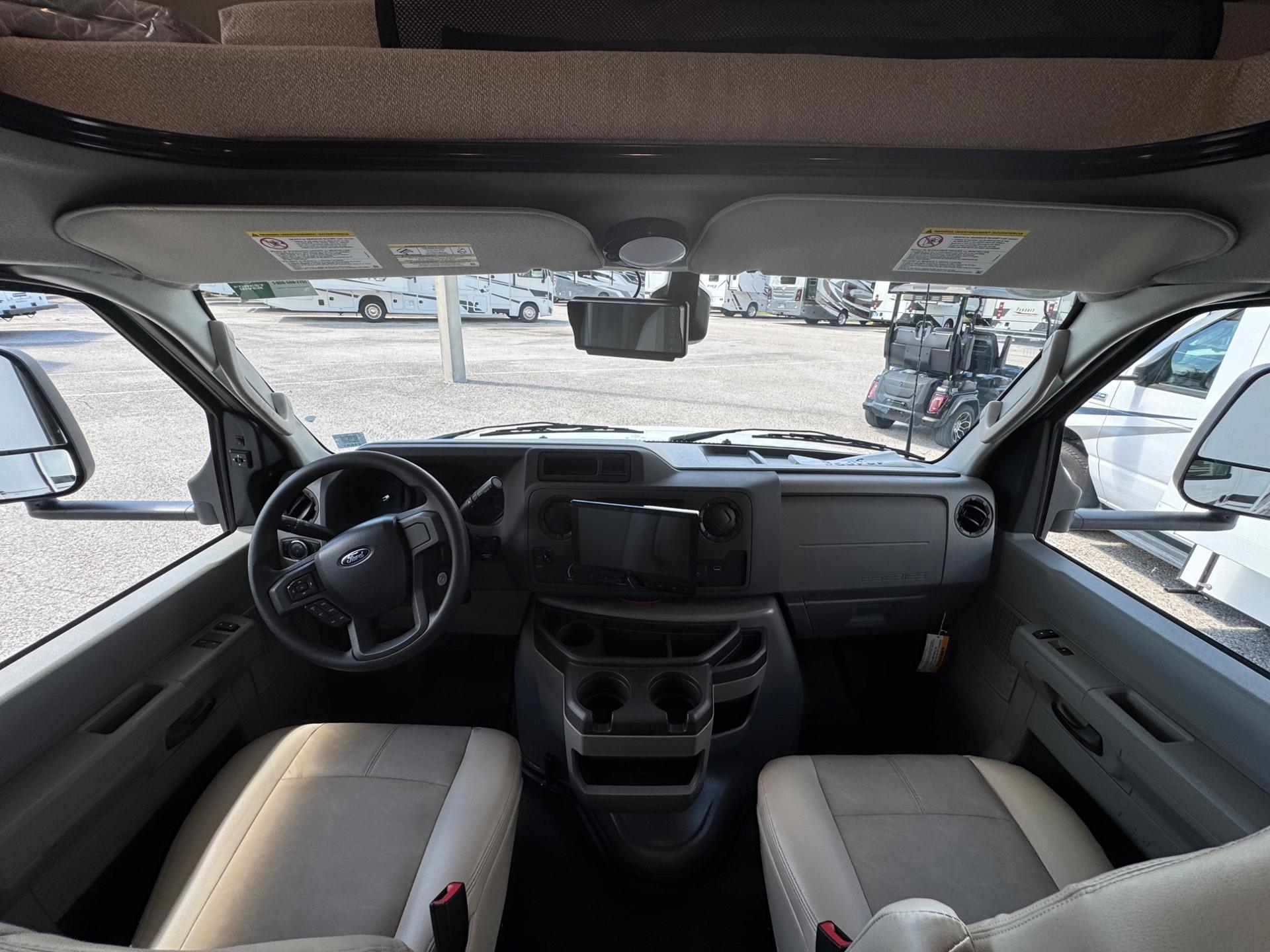 2027 Coachmen 2027 Coachmen Freelander - thumbnail 17