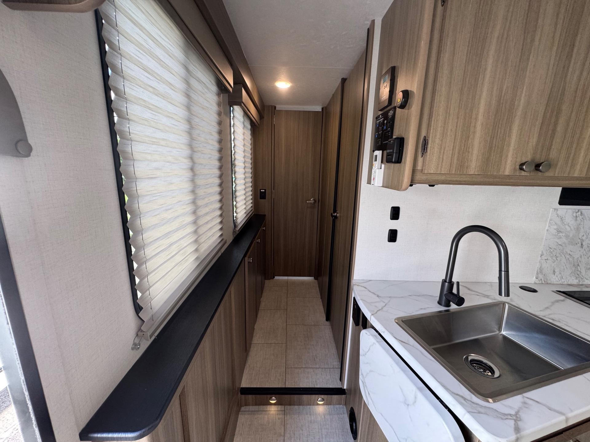 2027 Coachmen 2027 Coachmen Freelander - thumbnail 19