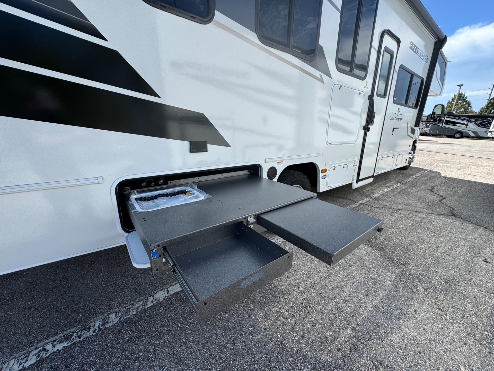 2027 Coachmen 2027 Coachmen Freelander - thumbnail 32