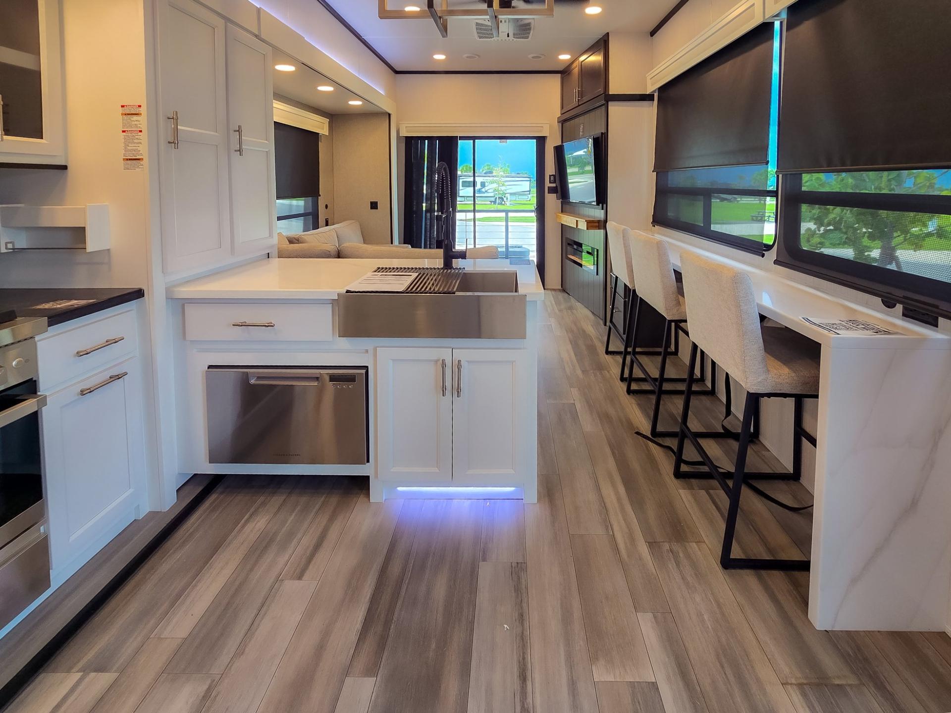 2024 Forest River 2024 Forest River Cedar Creek Cottage - thumbnail 13