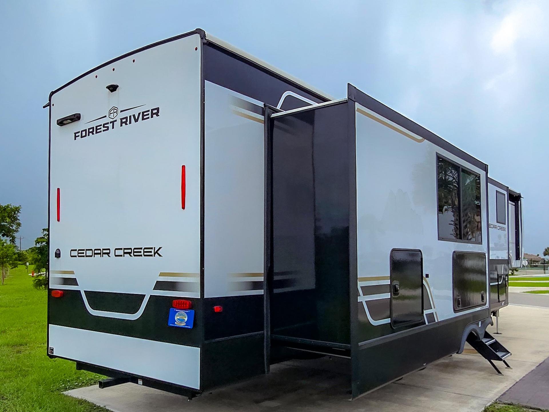 2026 Forest River 2026 Forest River Cedar Creek - thumbnail 4
