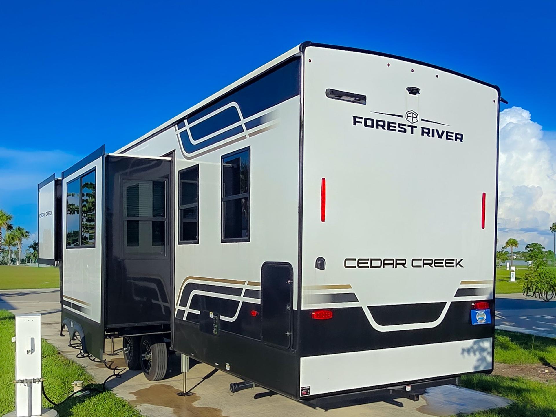 2026 Forest River 2026 Forest River Cedar Creek - thumbnail 6