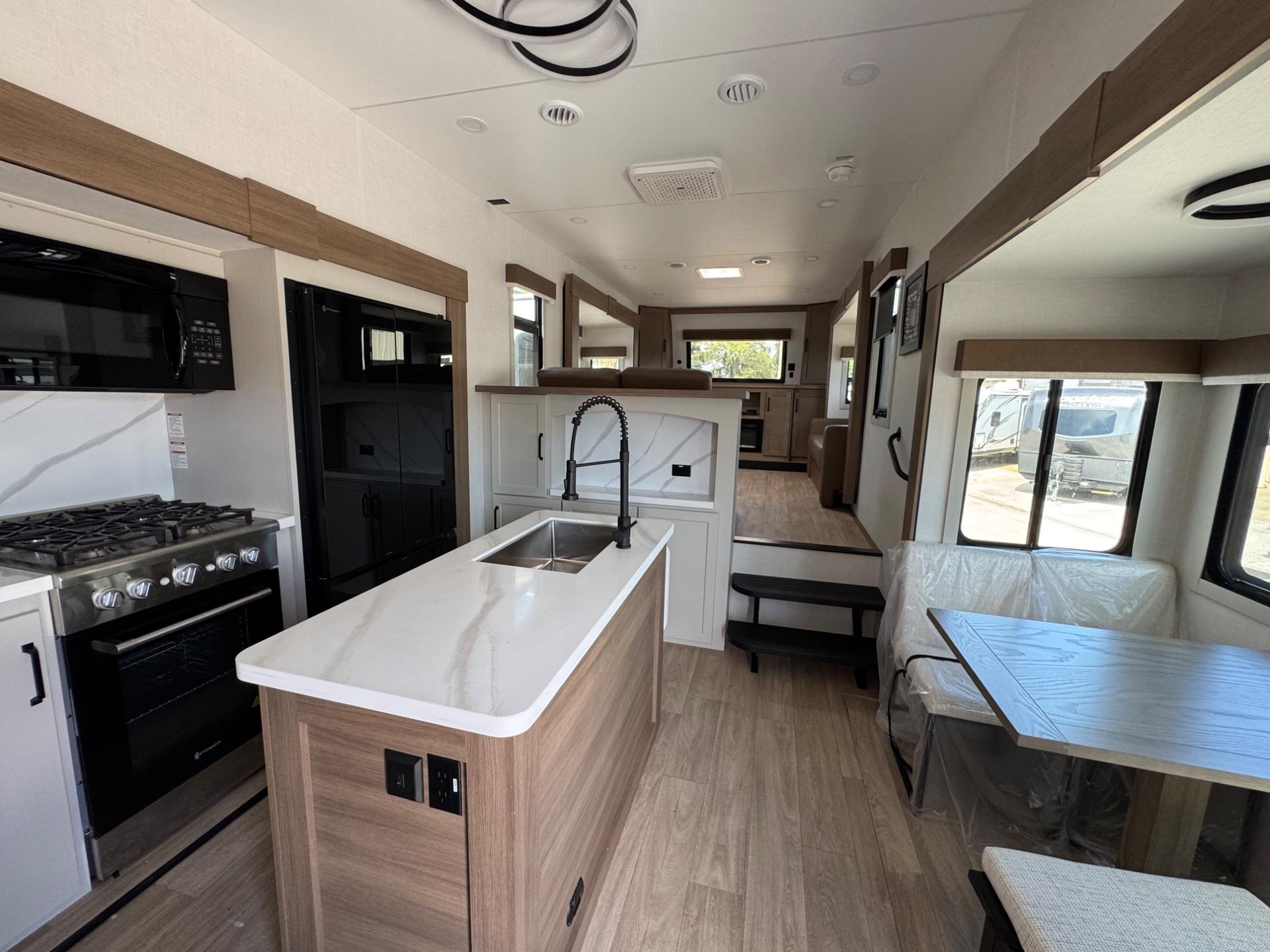 2027 Venture RV 2027 Venture RV SportTrek Touring Edition - thumbnail 7