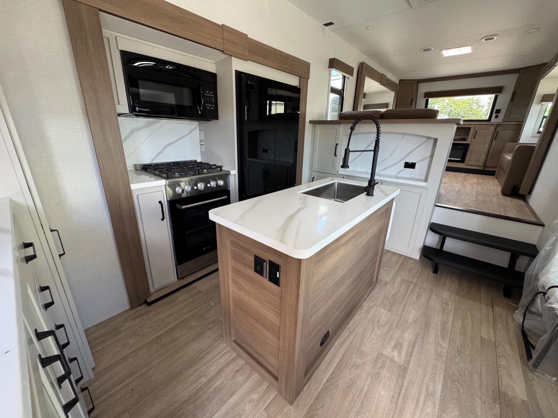 2027 Venture RV 2027 Venture RV SportTrek Touring Edition - thumbnail 9