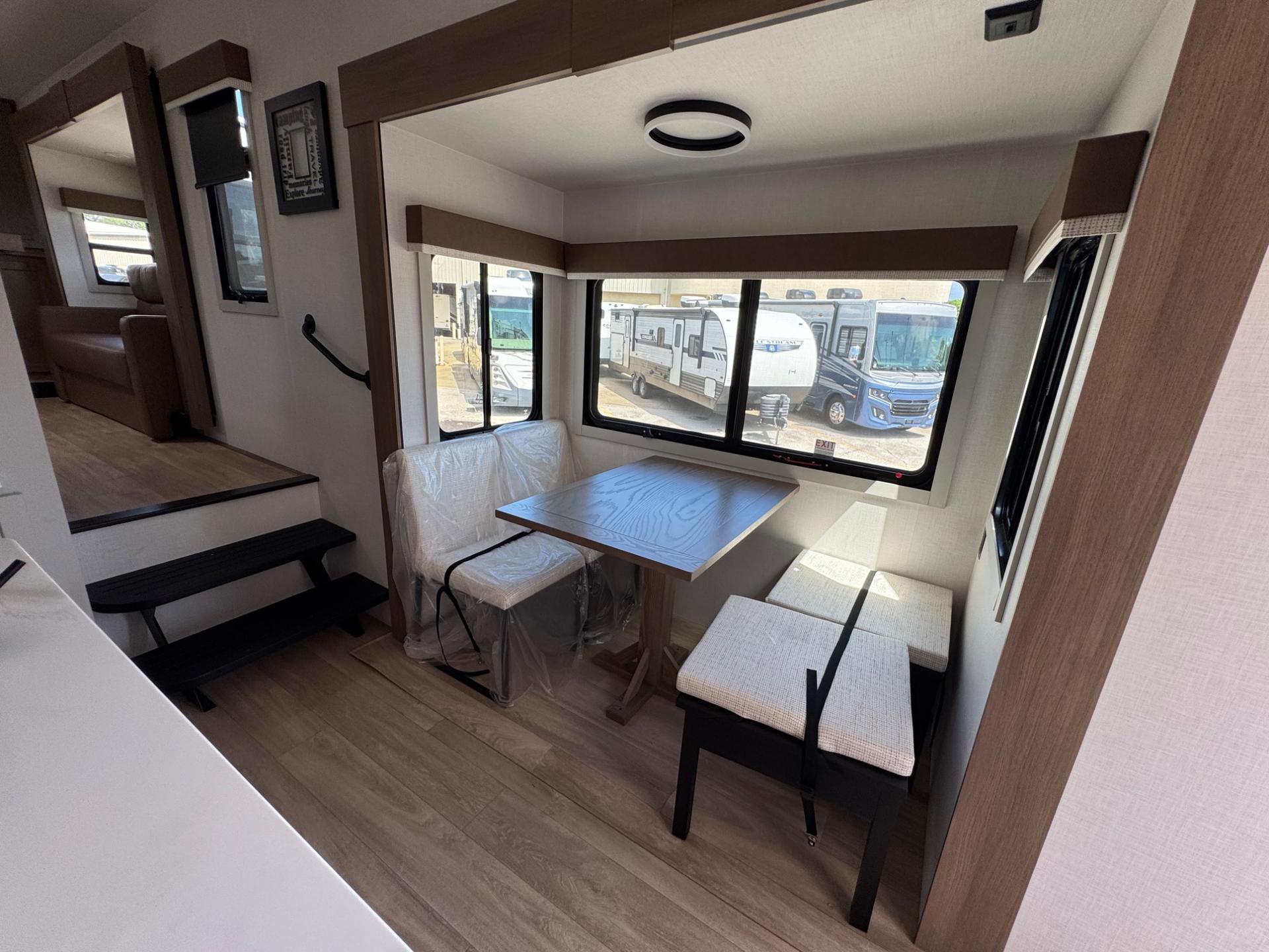 2027 Venture RV 2027 Venture RV SportTrek Touring Edition - thumbnail 17