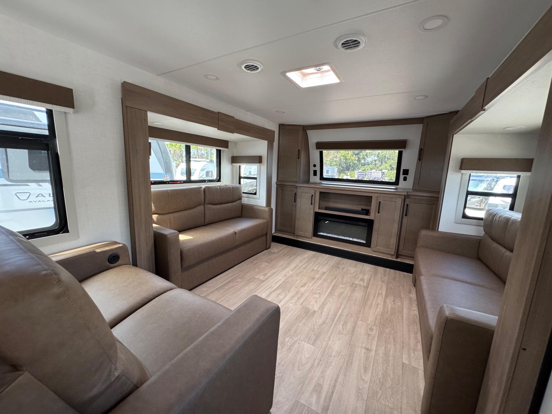 2027 Venture RV 2027 Venture RV SportTrek Touring Edition - thumbnail 18