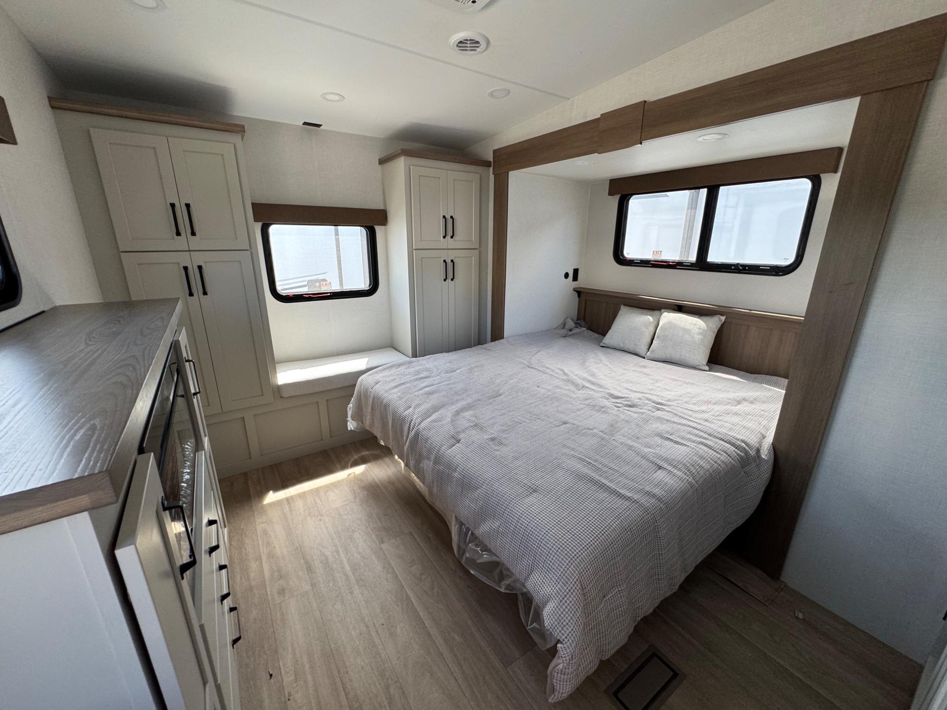 2027 Venture RV 2027 Venture RV SportTrek Touring Edition - thumbnail 25