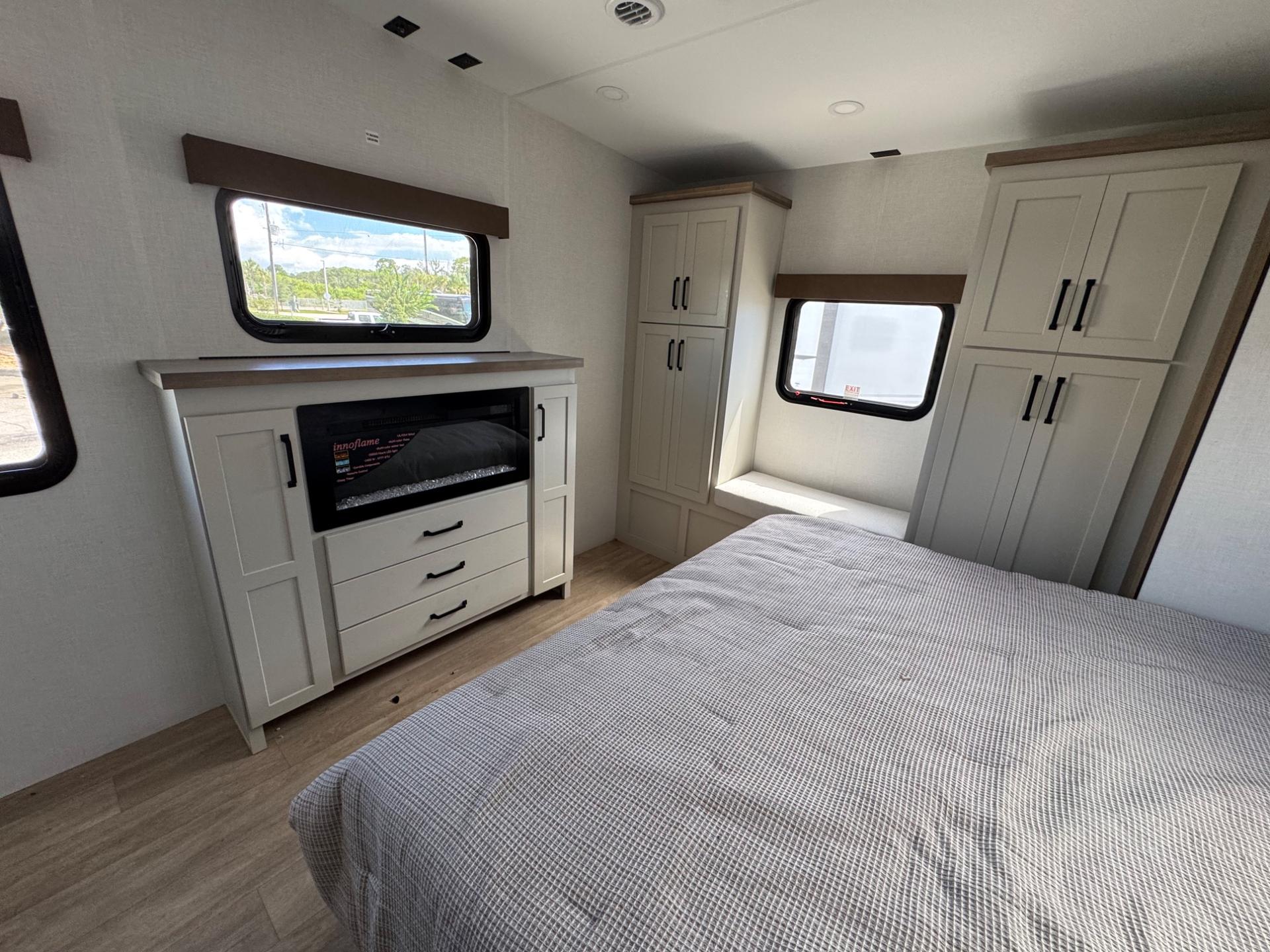 2027 Venture RV 2027 Venture RV SportTrek Touring Edition - thumbnail 26