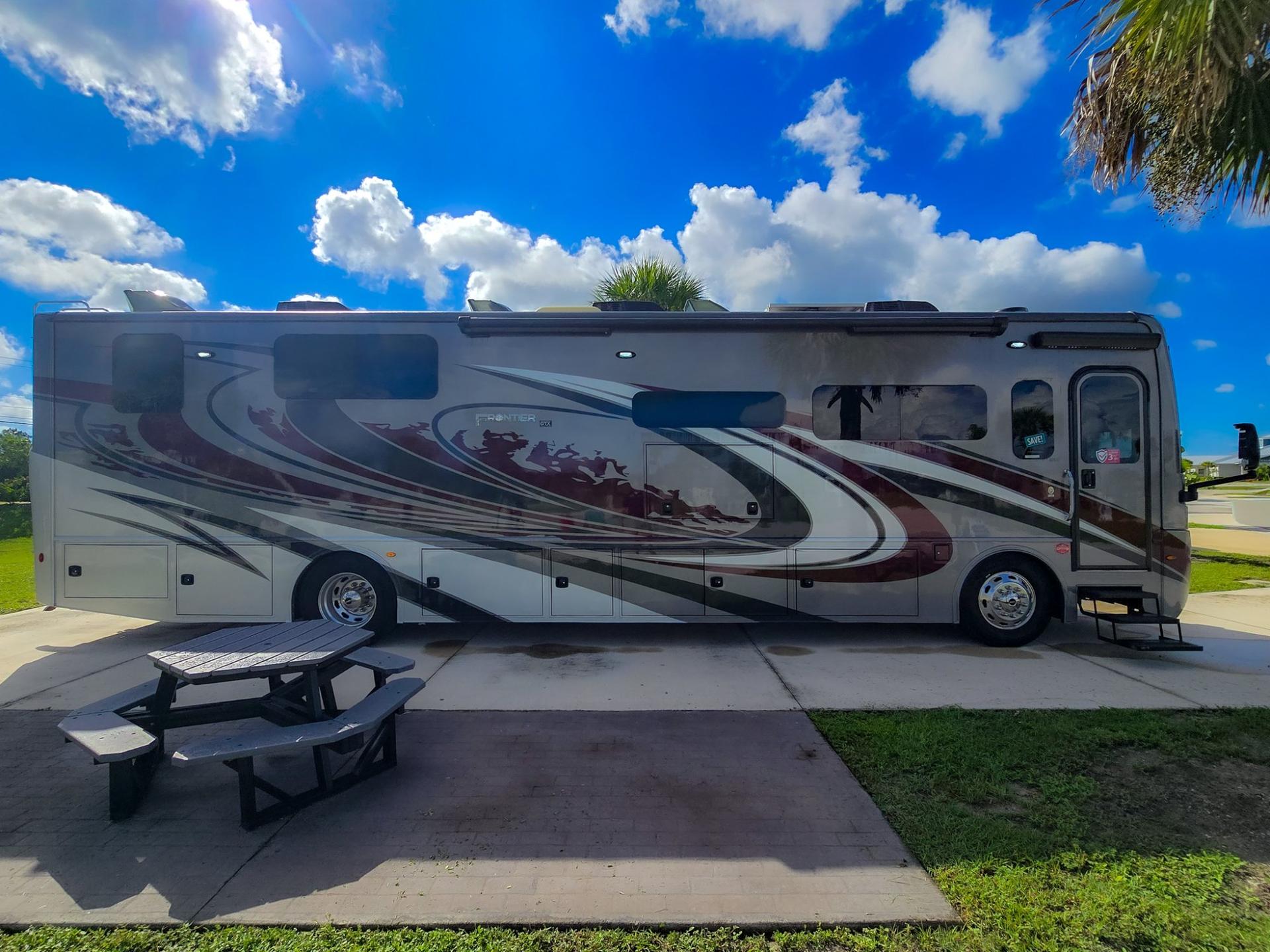 2023 Fleetwood RV 2023 Fleetwood RV Frontier GTX - thumbnail 3
