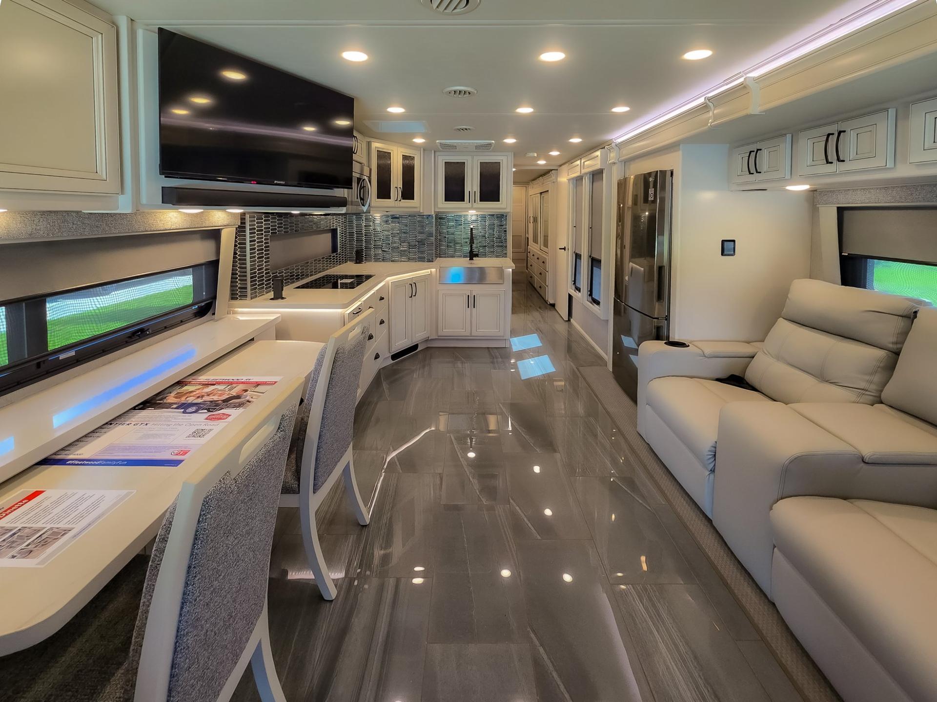 2023 Fleetwood RV 2023 Fleetwood RV Frontier GTX - thumbnail 12