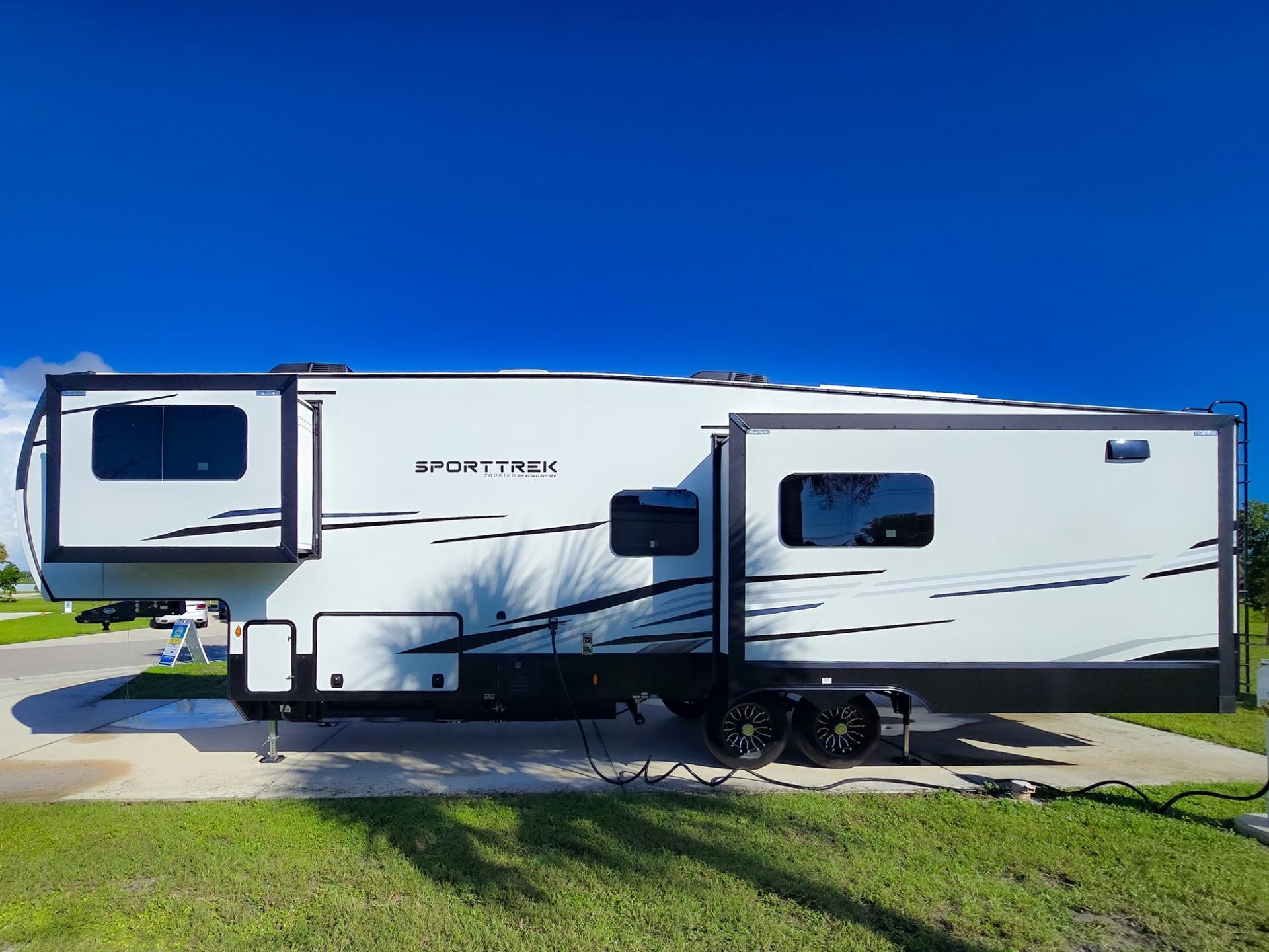 2026 Venture RV 2026 Venture RV SportTrek 5 Touring Edition - thumbnail 7