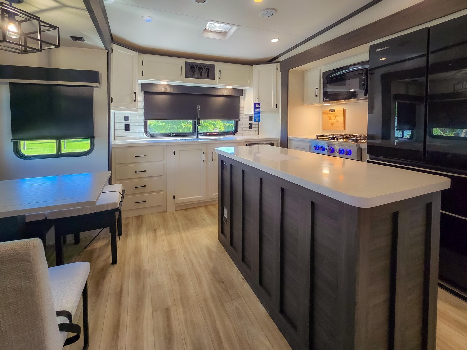 2026 Venture RV 2026 Venture RV SportTrek 5 Touring Edition - thumbnail 28