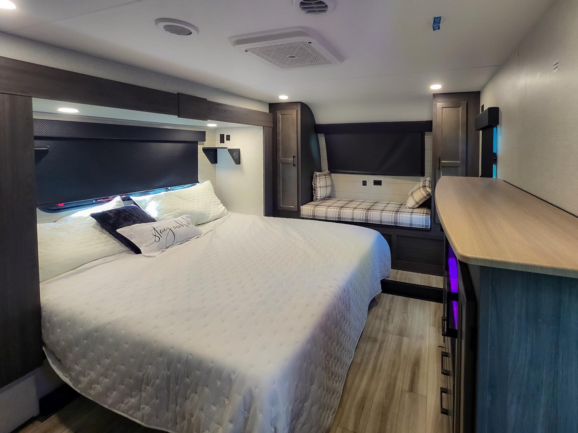 2026 Venture RV 2026 Venture RV SportTrek 5 Touring Edition - thumbnail 51