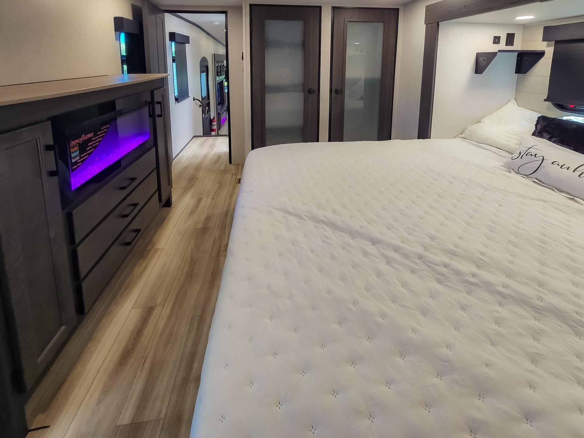 2026 Venture RV 2026 Venture RV SportTrek 5 Touring Edition - thumbnail 56