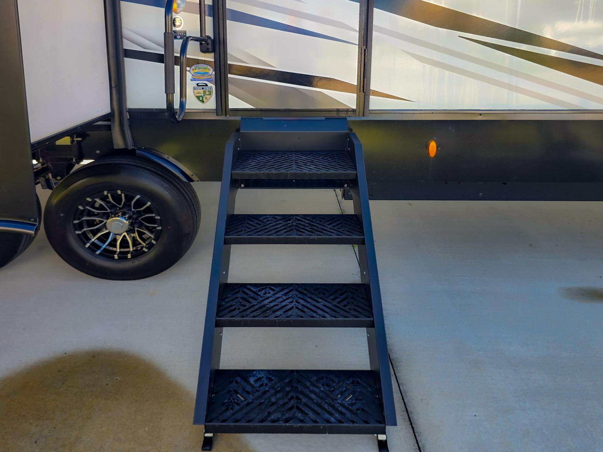 2026 Venture RV 2026 Venture RV SportTrek 5 Touring Edition - thumbnail 69