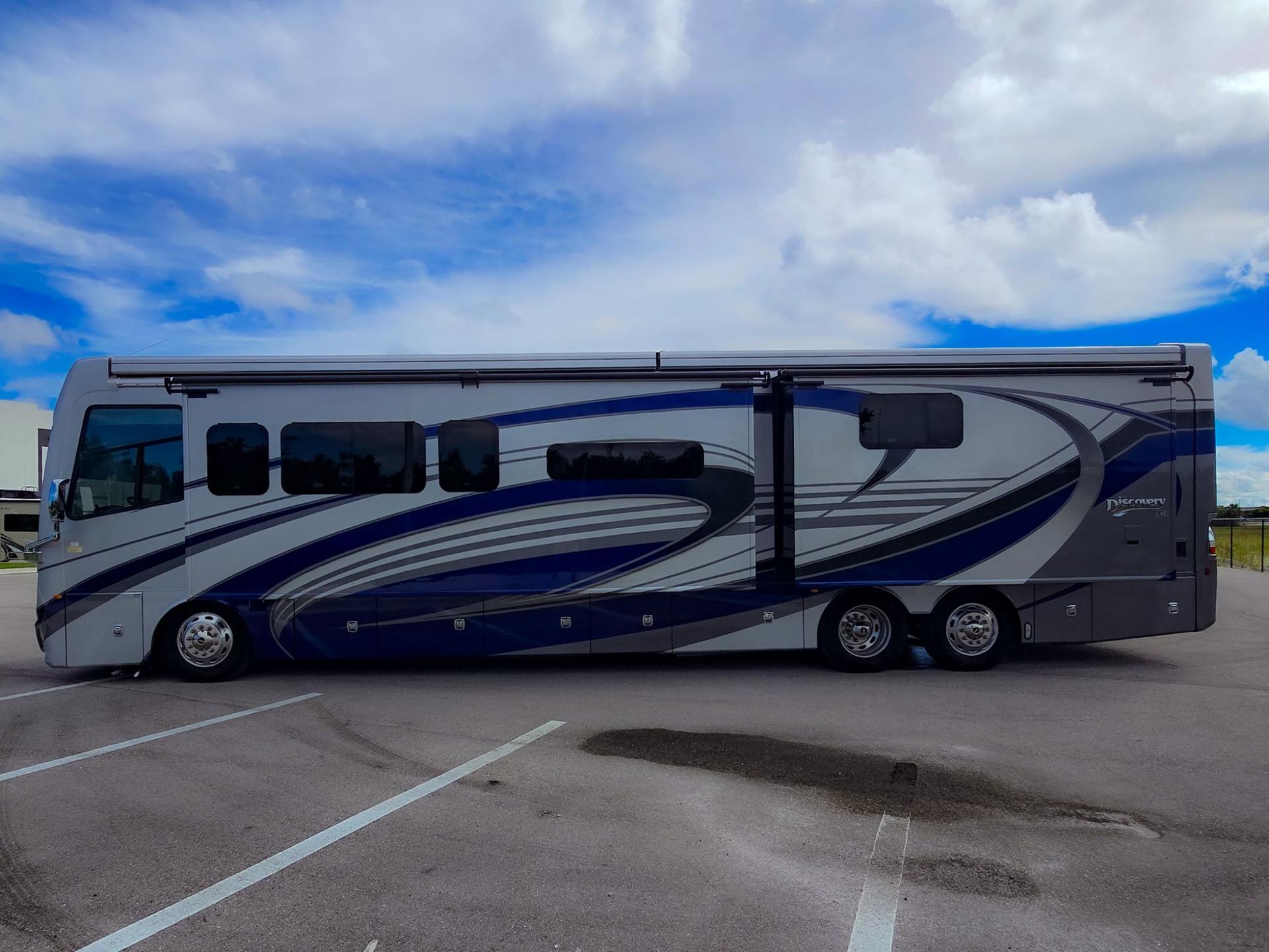 2024 Fleetwood RV 2024 Fleetwood RV Discovery LXE - thumbnail 7