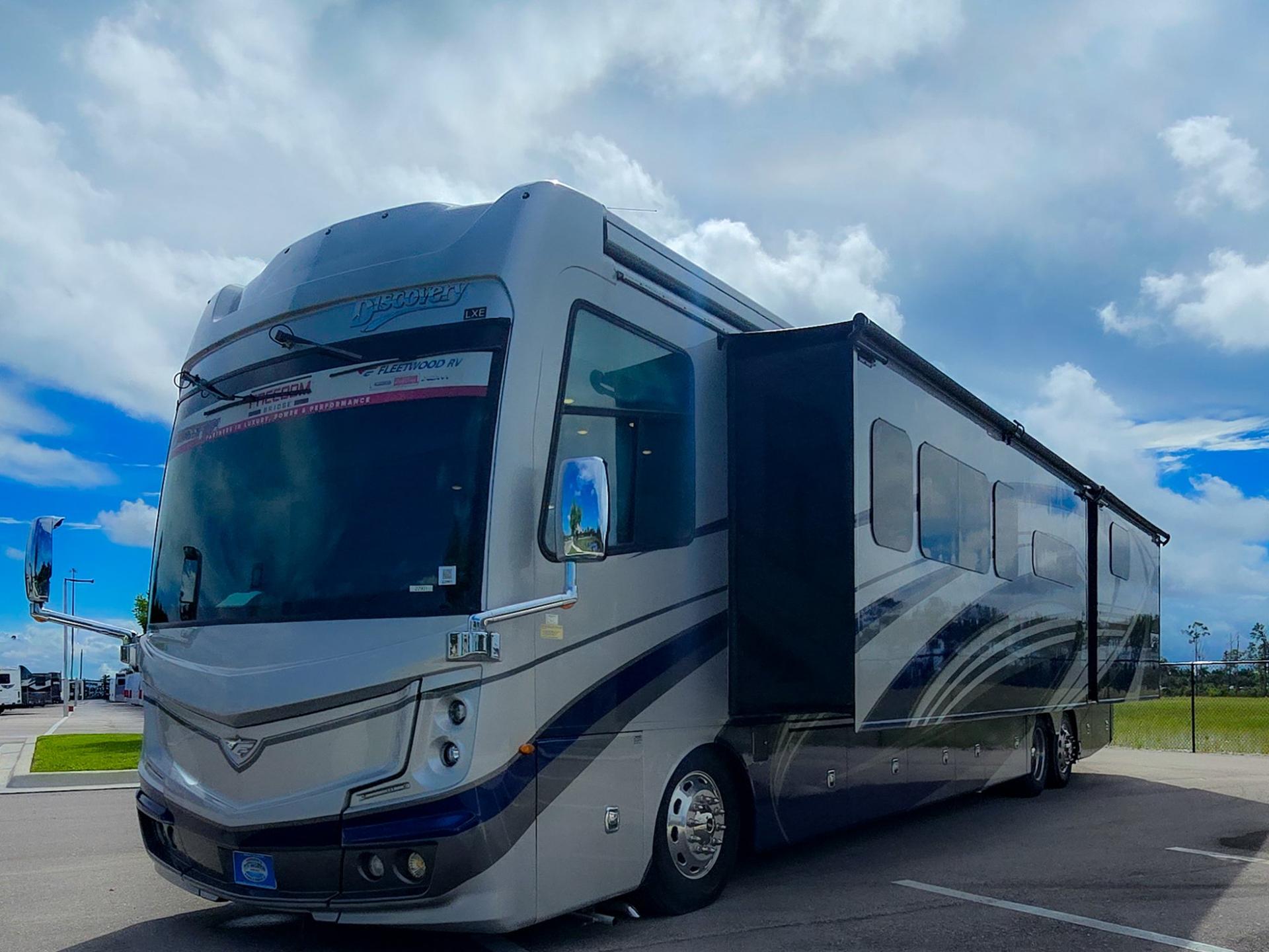 2024 Fleetwood RV 2024 Fleetwood RV Discovery LXE - thumbnail 8