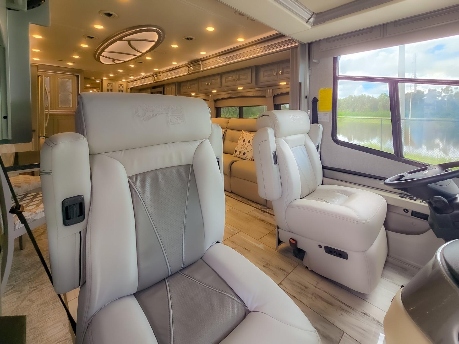 2024 Fleetwood RV 2024 Fleetwood RV Discovery LXE - thumbnail 10