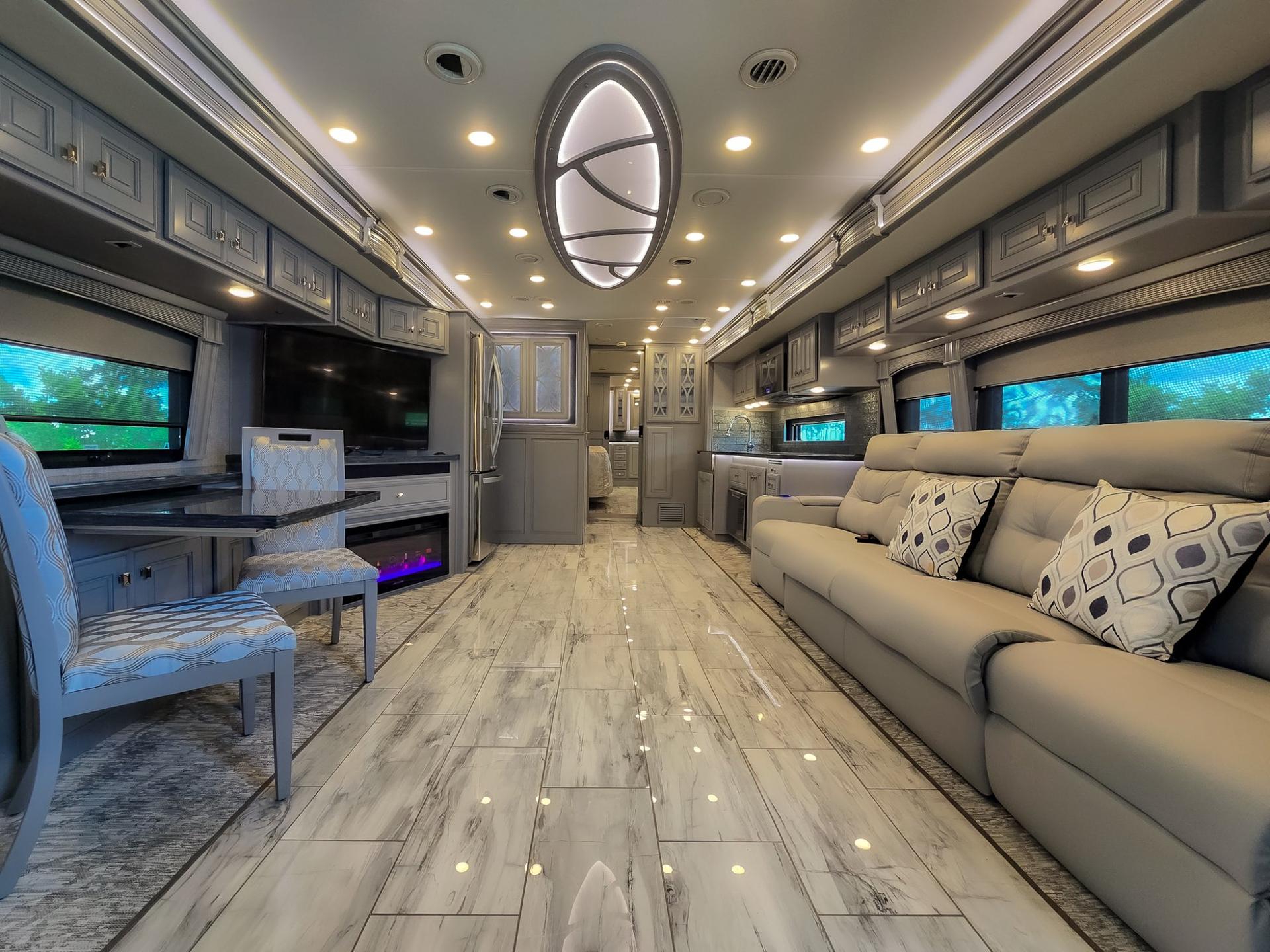 2024 Fleetwood RV 2024 Fleetwood RV Discovery LXE - thumbnail 12
