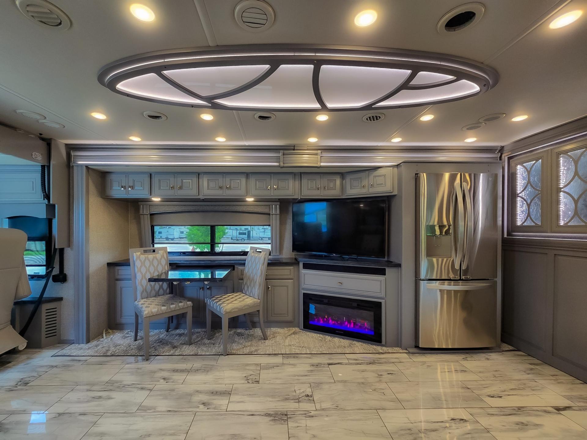 2024 Fleetwood RV 2024 Fleetwood RV Discovery LXE - thumbnail 14
