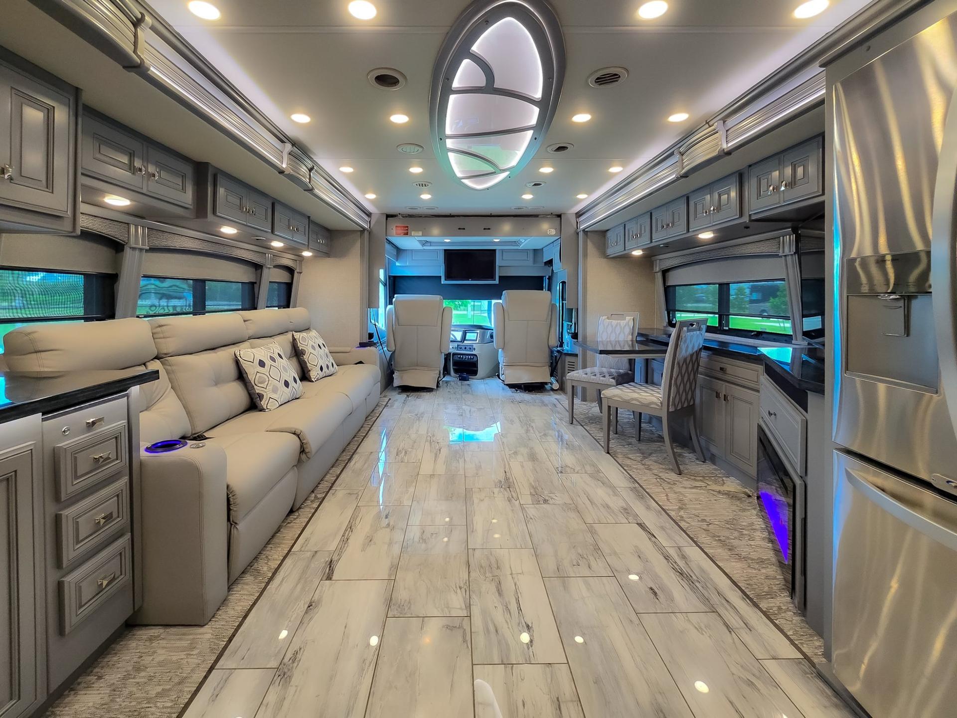 2024 Fleetwood RV 2024 Fleetwood RV Discovery LXE - thumbnail 16