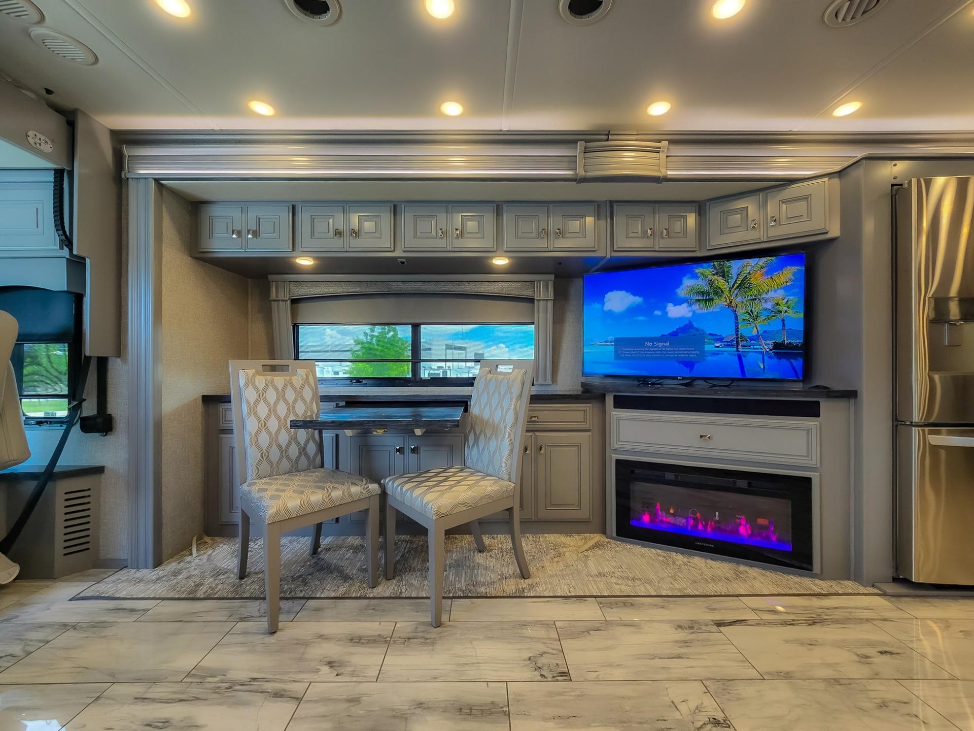 2024 Fleetwood RV 2024 Fleetwood RV Discovery LXE - thumbnail 20