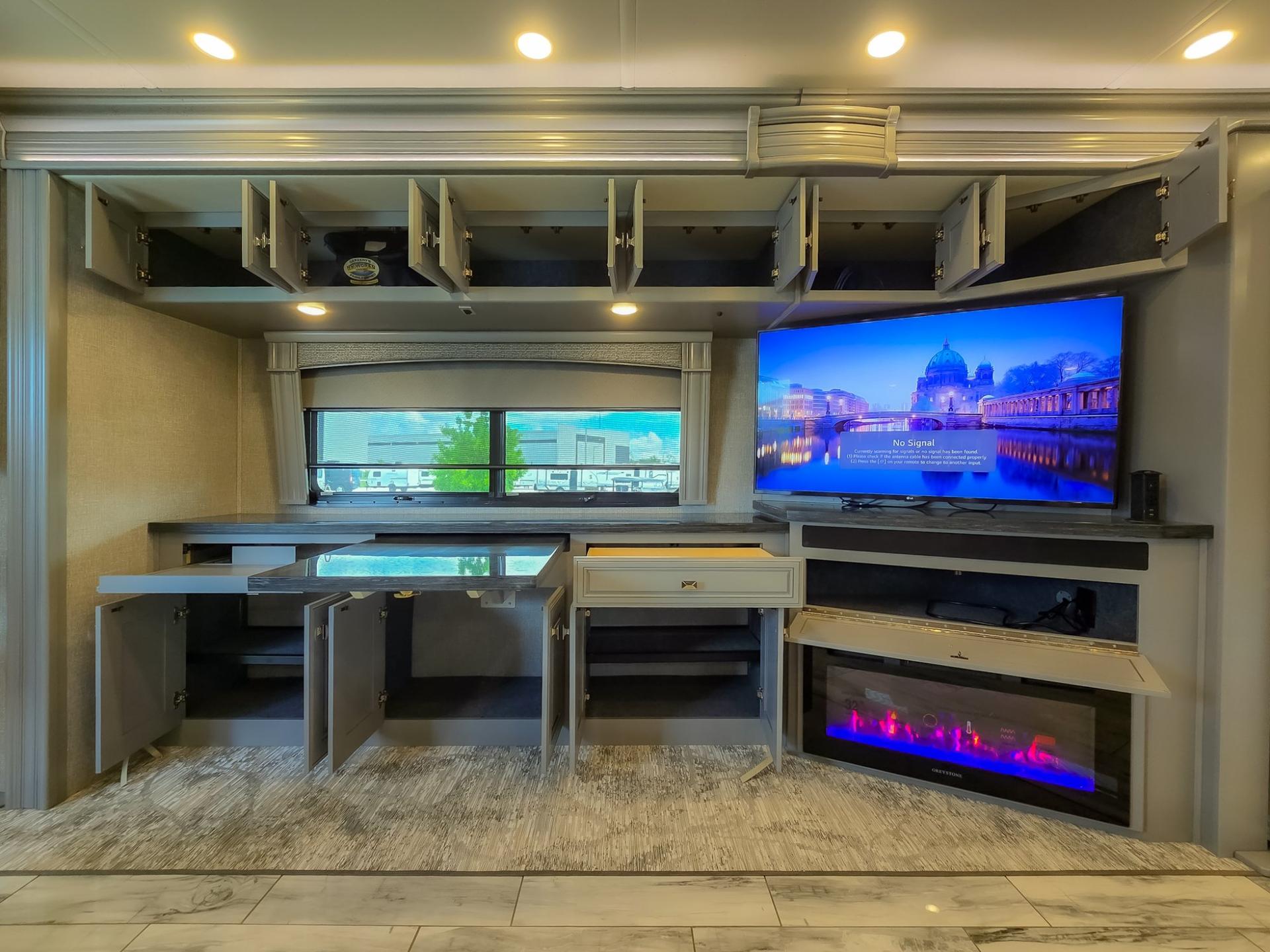 2024 Fleetwood RV 2024 Fleetwood RV Discovery LXE - thumbnail 21