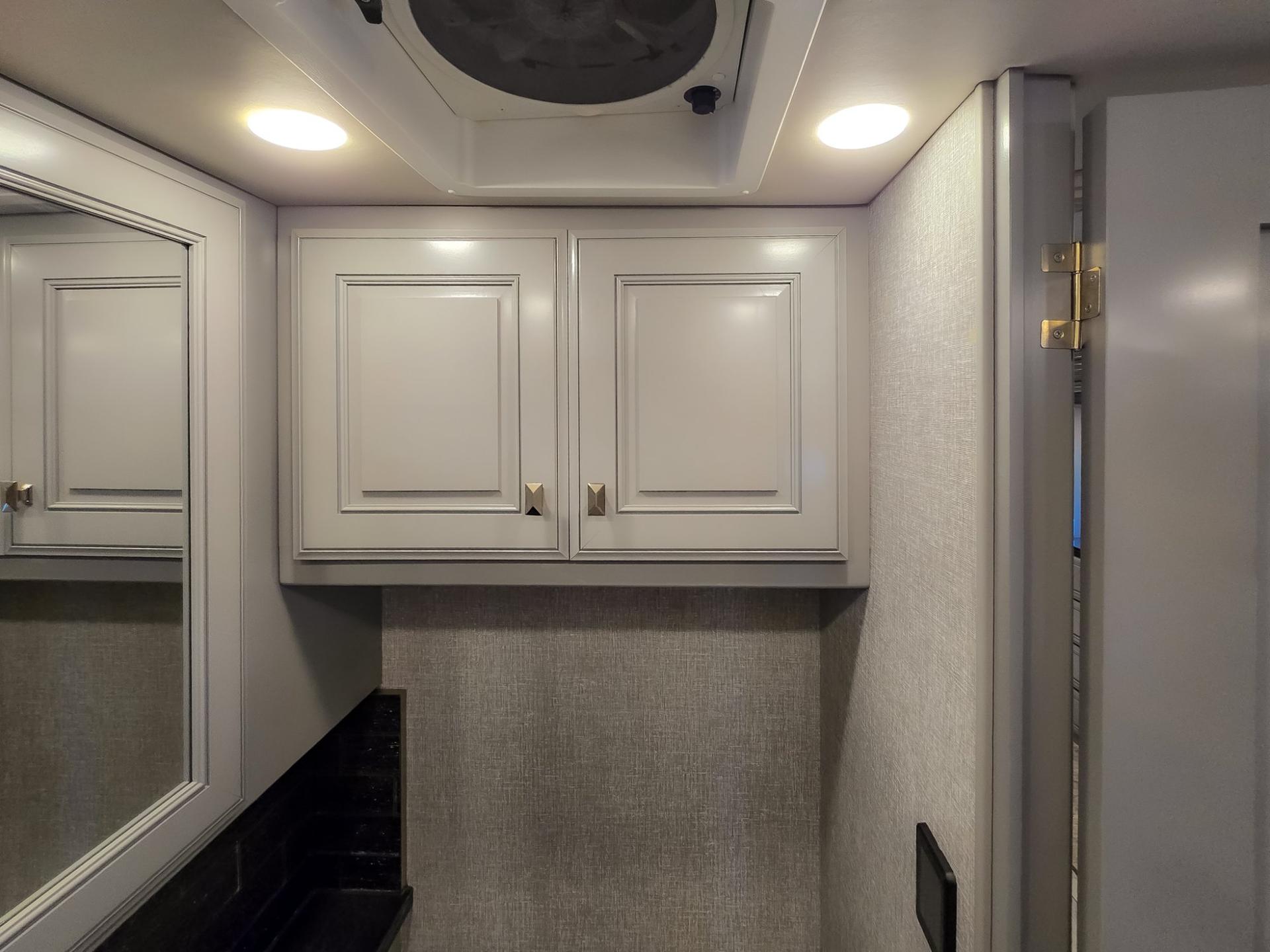 2024 Fleetwood RV 2024 Fleetwood RV Discovery LXE - thumbnail 45