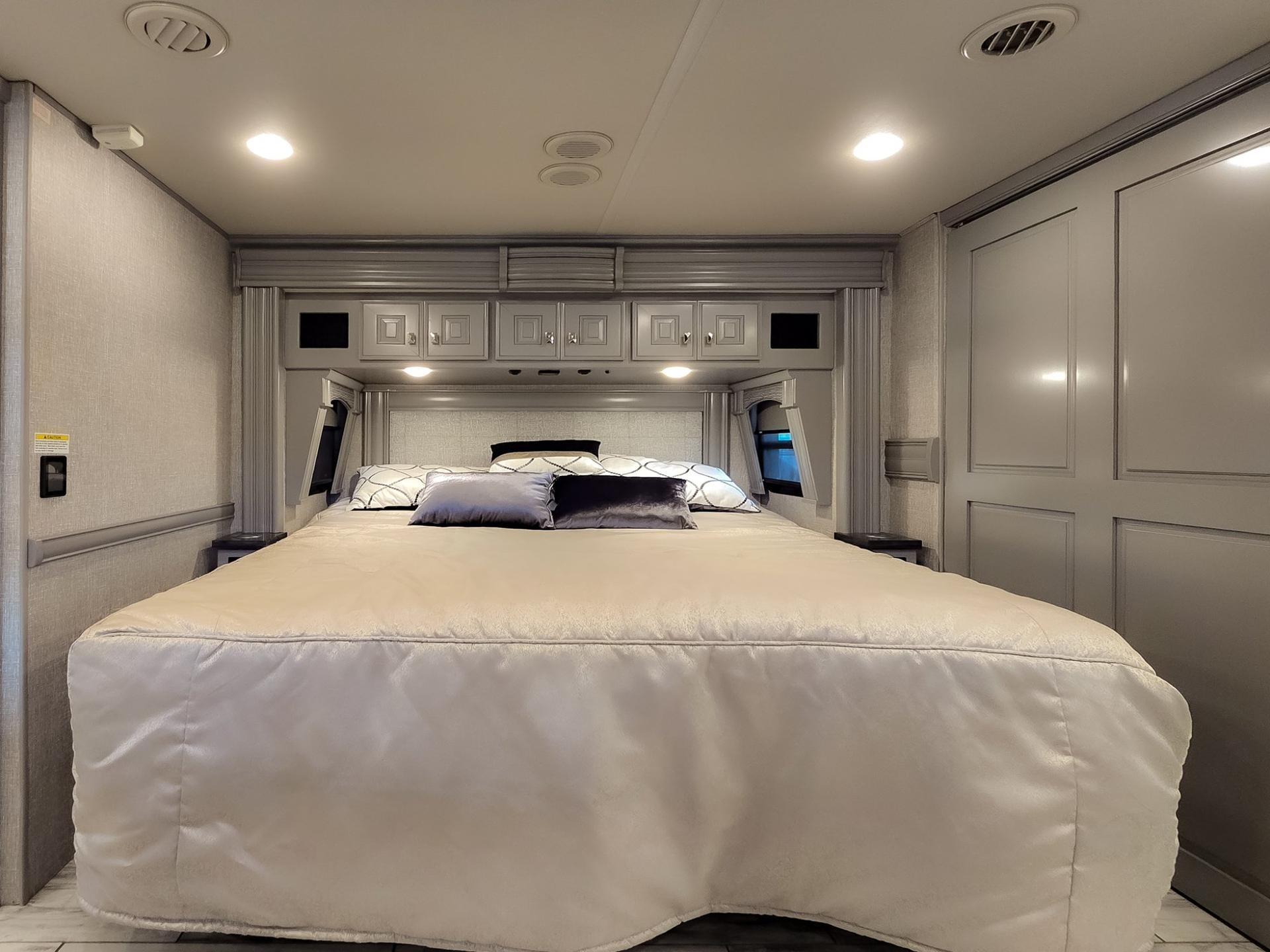 2024 Fleetwood RV 2024 Fleetwood RV Discovery LXE - thumbnail 48