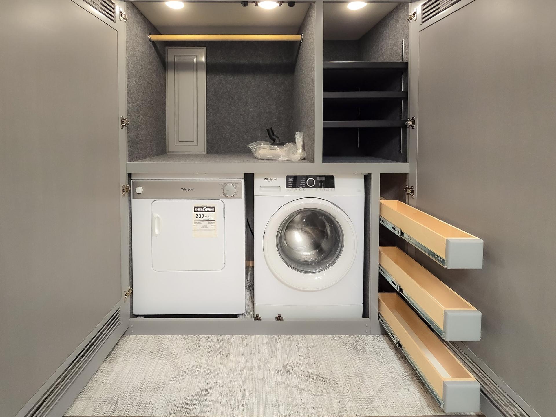 2024 Fleetwood RV 2024 Fleetwood RV Discovery LXE - thumbnail 65